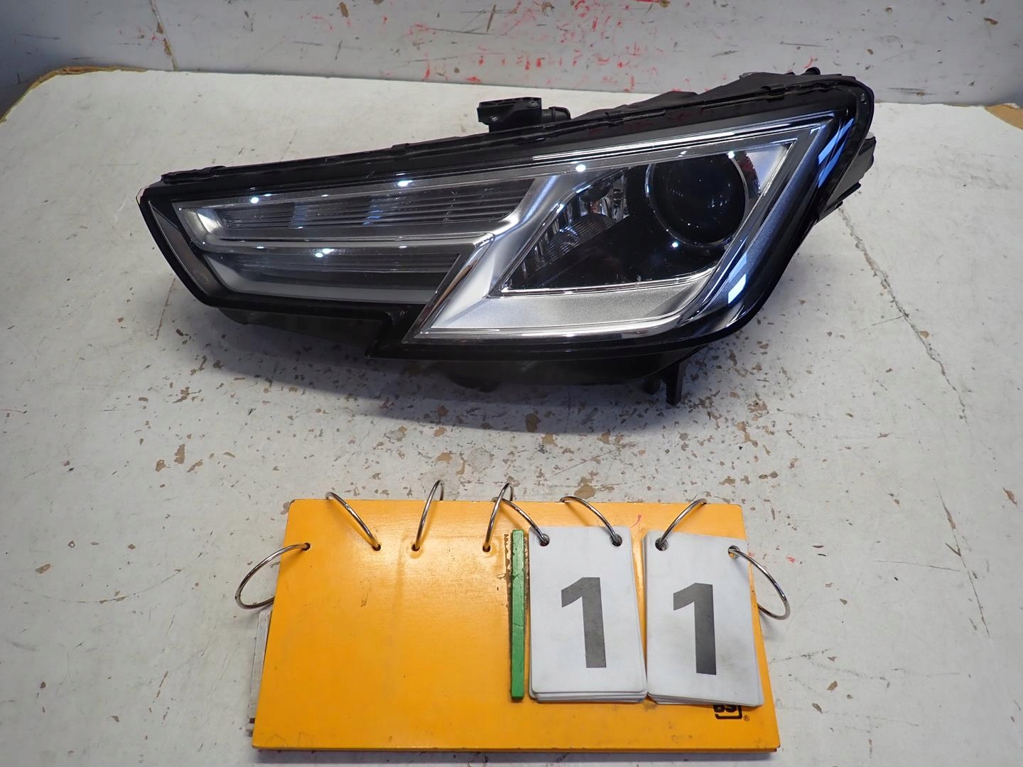 light front front left AUDI A4 B9 2015- BI-XENON 8W0941005