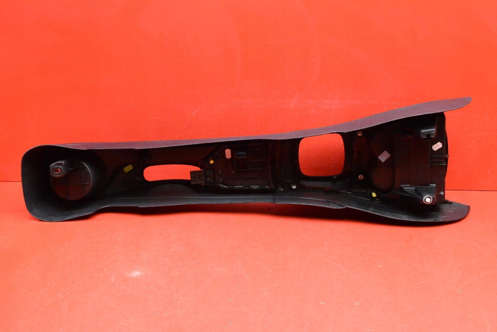 TUNEL mitte EU TOYOTA YARIS 3 III LIFT 17-19