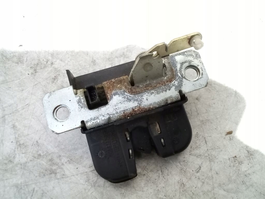VW Polo 9N lift FL lock bonnet
