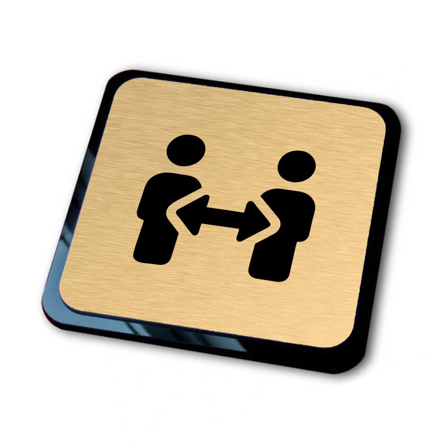 Złota tabliczka informacyjna zachowaj dystans 3