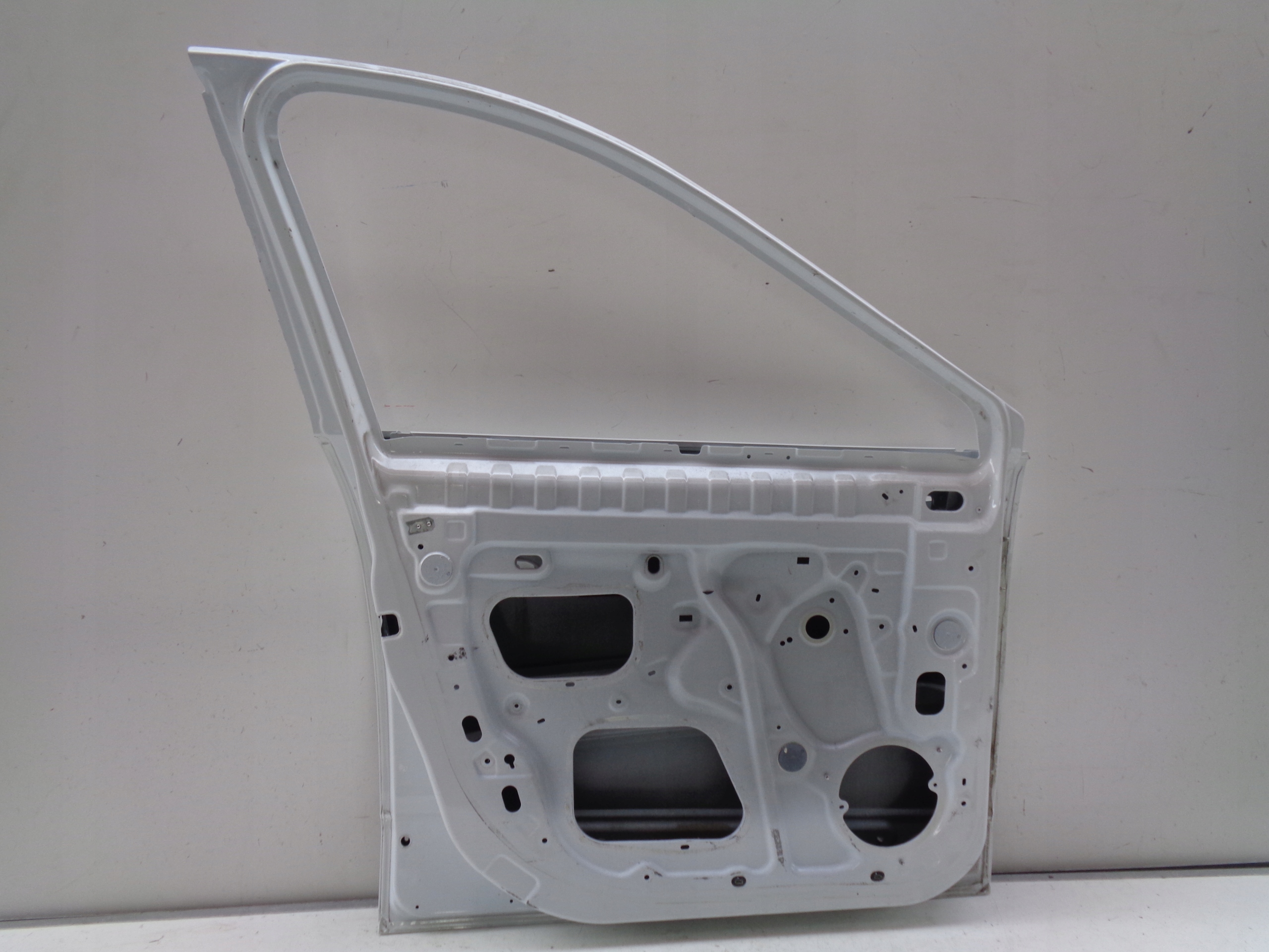 door left front RENAULT SCENIC III 09-16 NR 37377