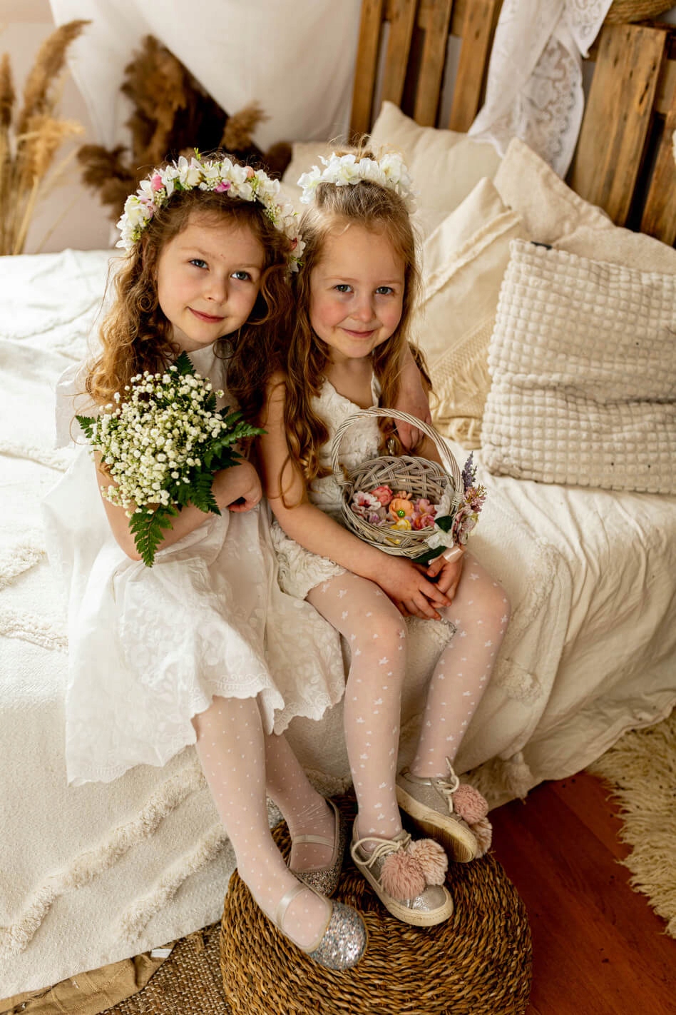 Rajstopy dziecięce Kropki Białe Aurellie 122-128 Płeć dziewczynki