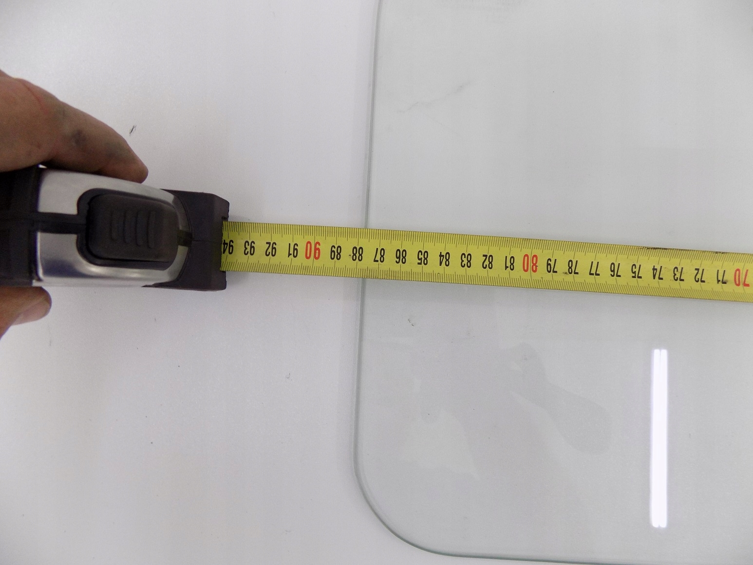 3233032R1 - CNH CASE IH 495/585/595/1255 ЗАДНЕЕ СТЕКЛО НИЖНЯЯ