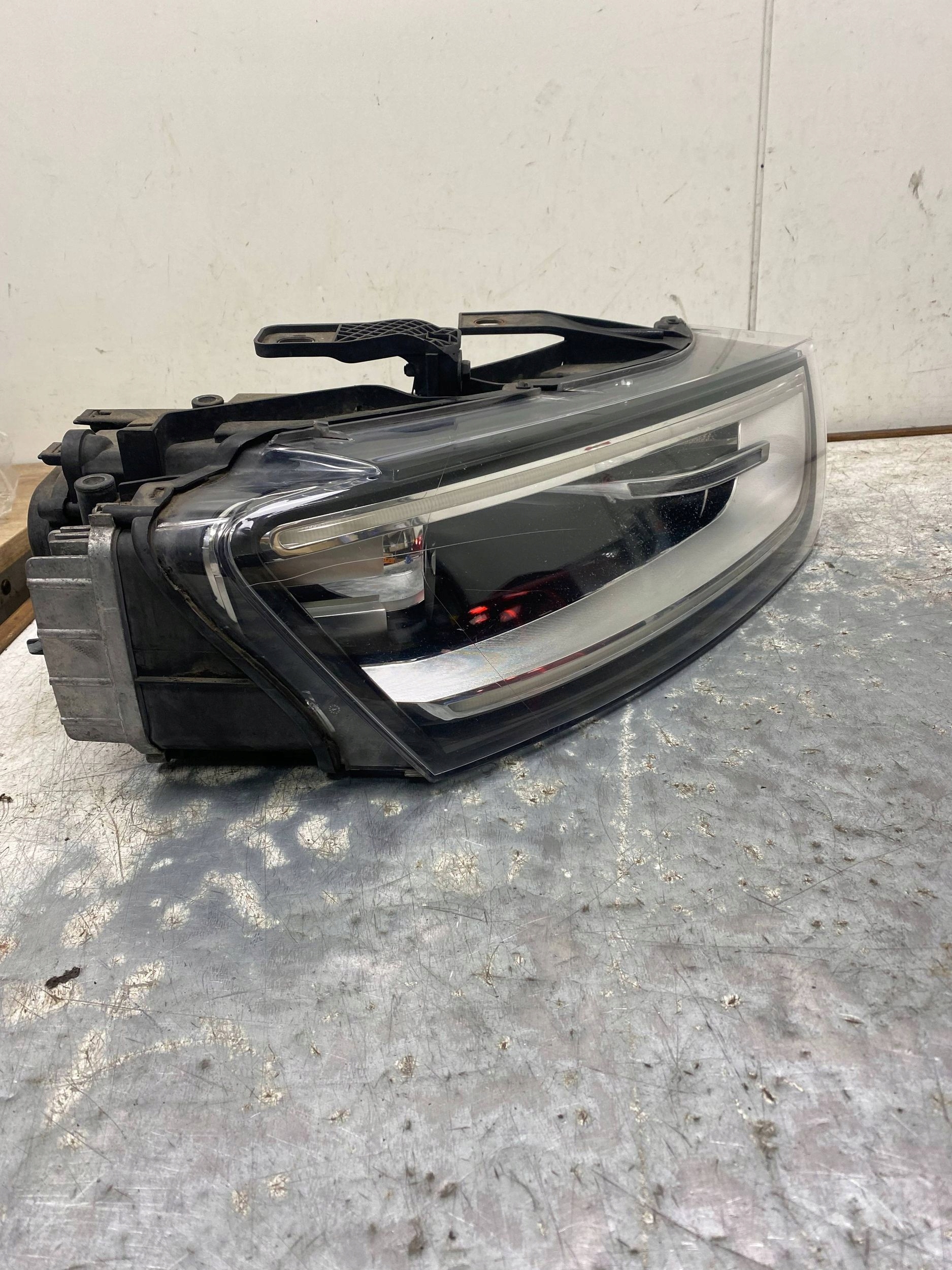 AUDI Q3 8U complete light right front LED XENON positioning 8U0941032