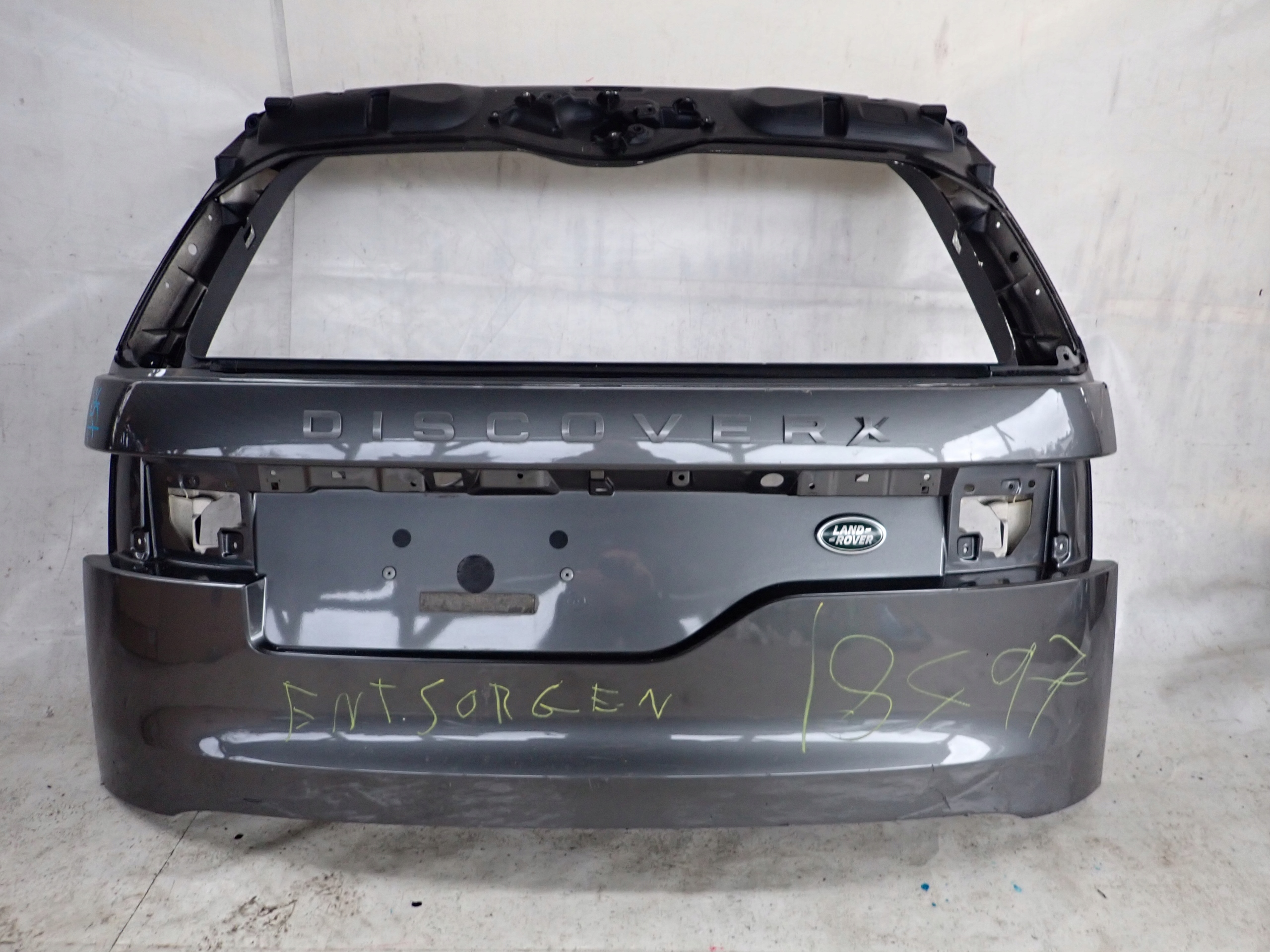 LAND ROVER DISCOVERY V 5 17- trunk door boot rear part