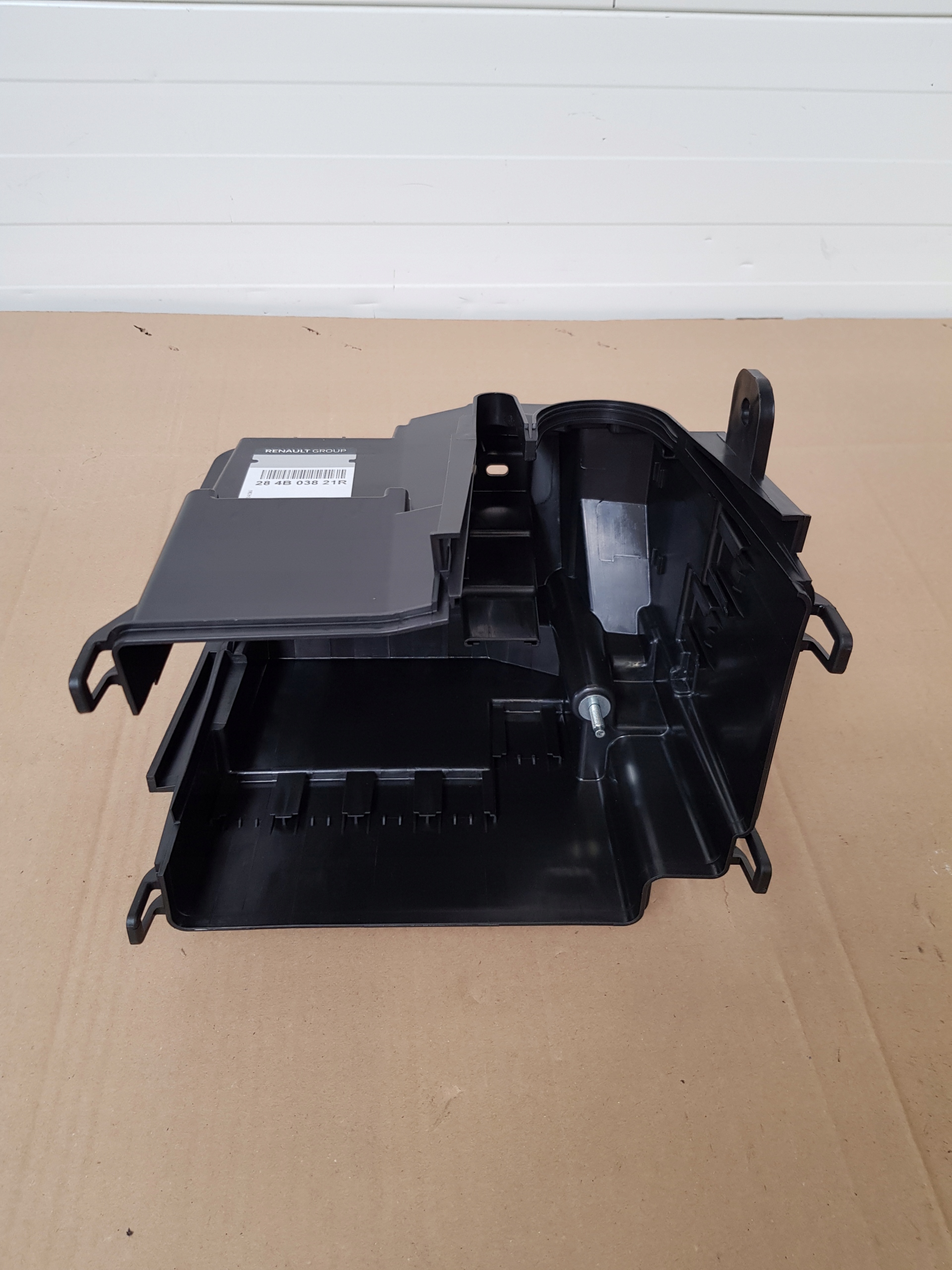 SKRZYNKA BEZPIECZNIKÓW RENAULT TRAFIC IV Producent części Renault OE