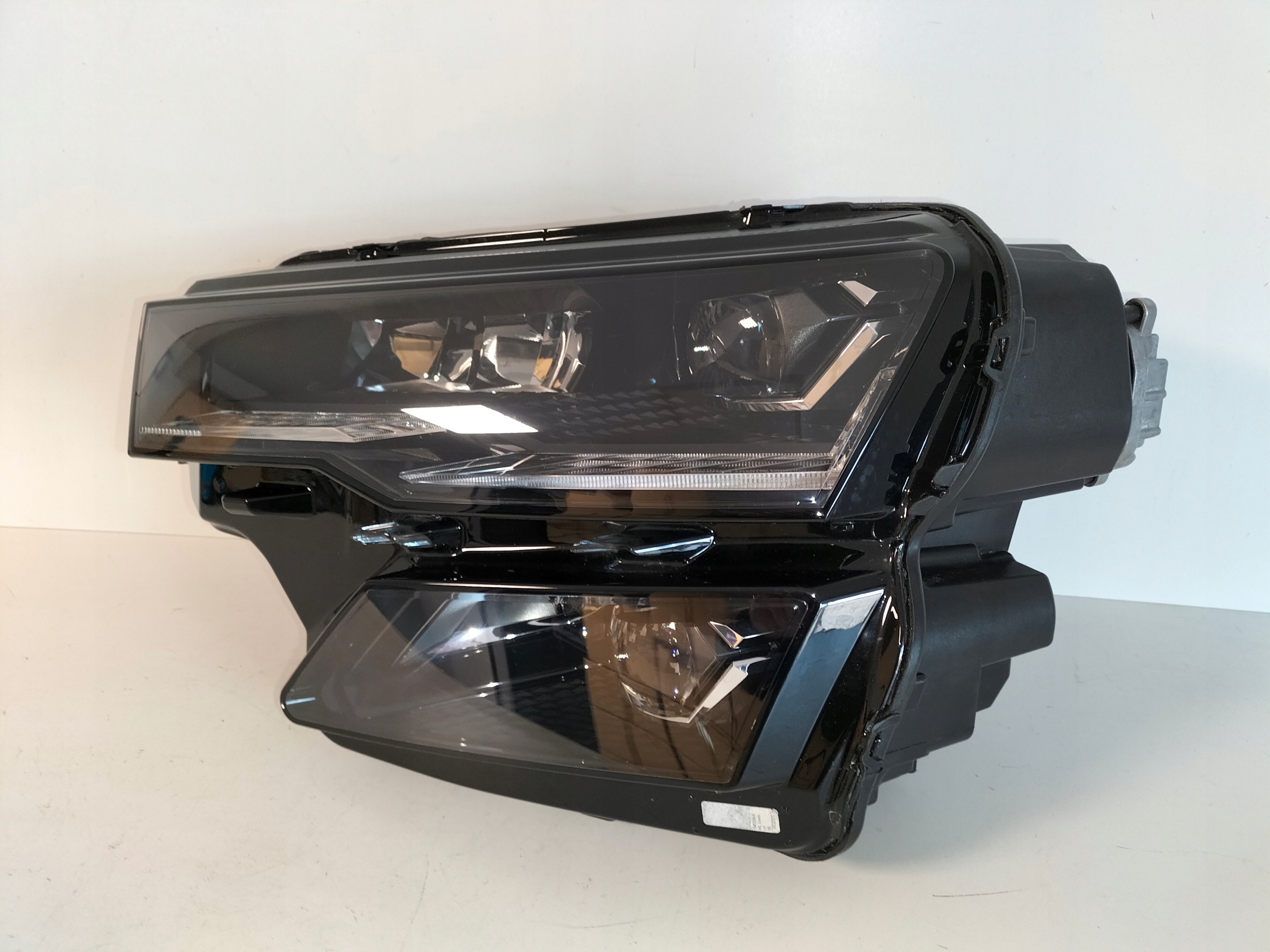 light front reflektor left SKODA KAROQ LIFT 21- FULL LED