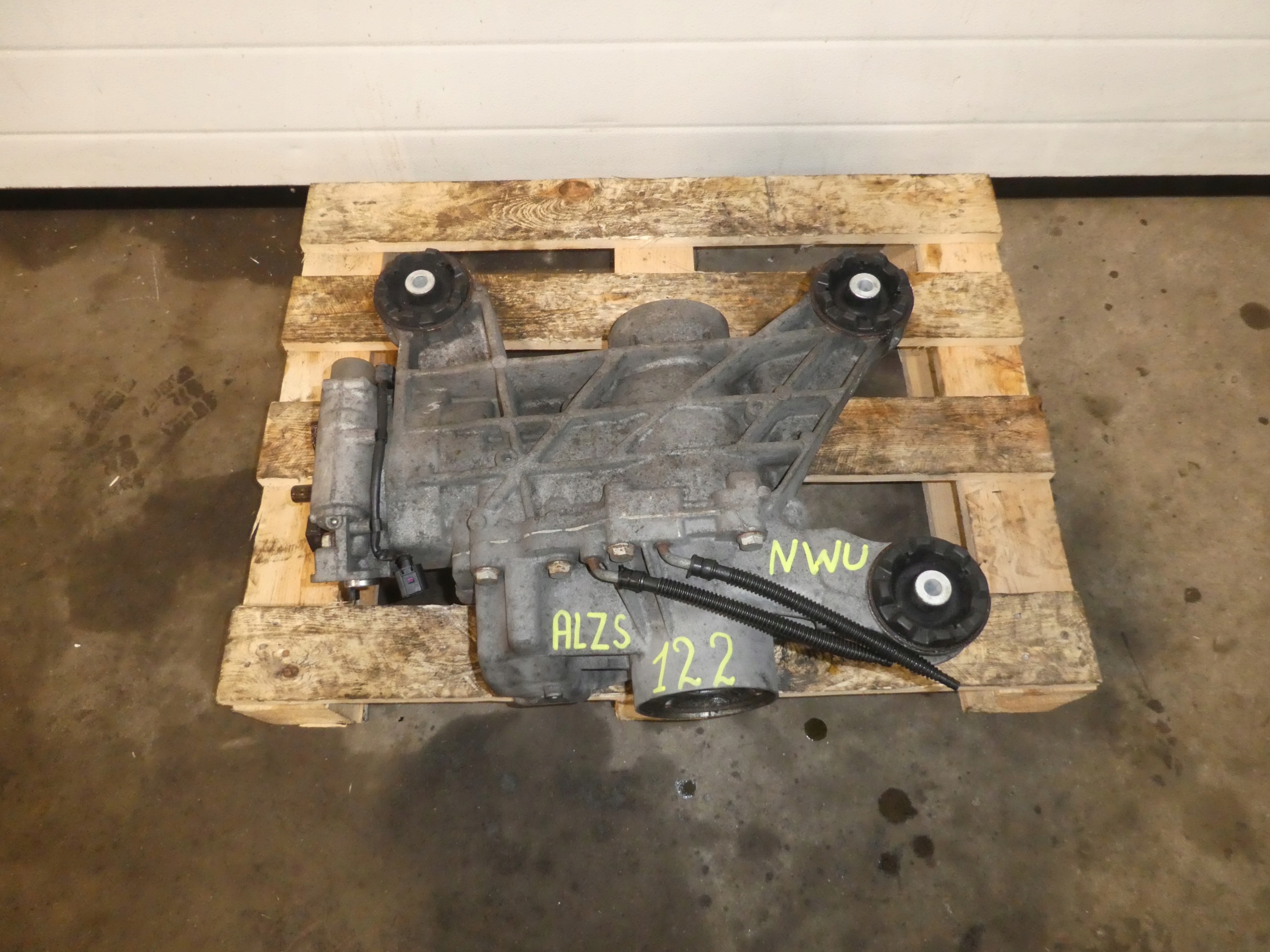 REDUKTOR diff differential VW AUDI 2.0 TDI NWU rear part 0AY525010D