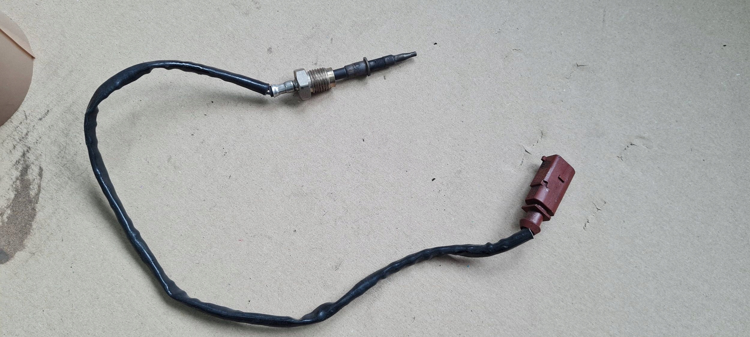 A4 B9 8W Sensor TEMPERATURY Gase 8W0906088B 2.0 TDI A5 8W