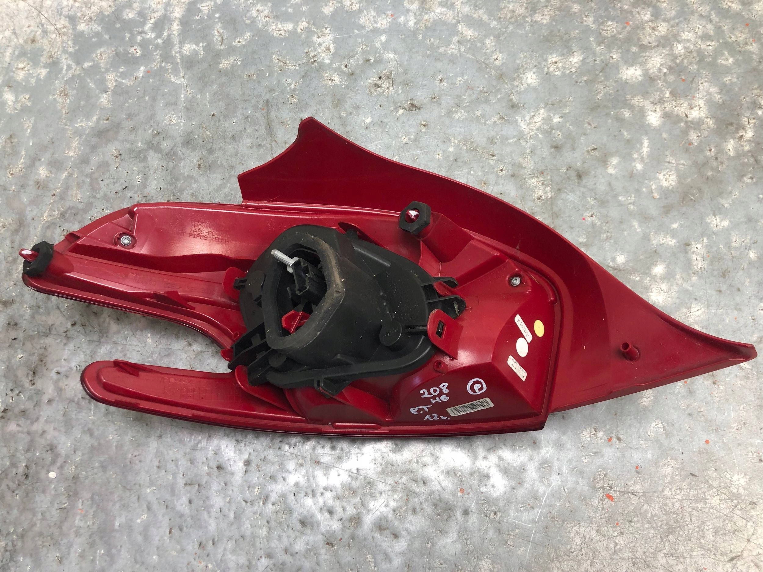 light right rear part PEUGEOT 208 HB 9672628380