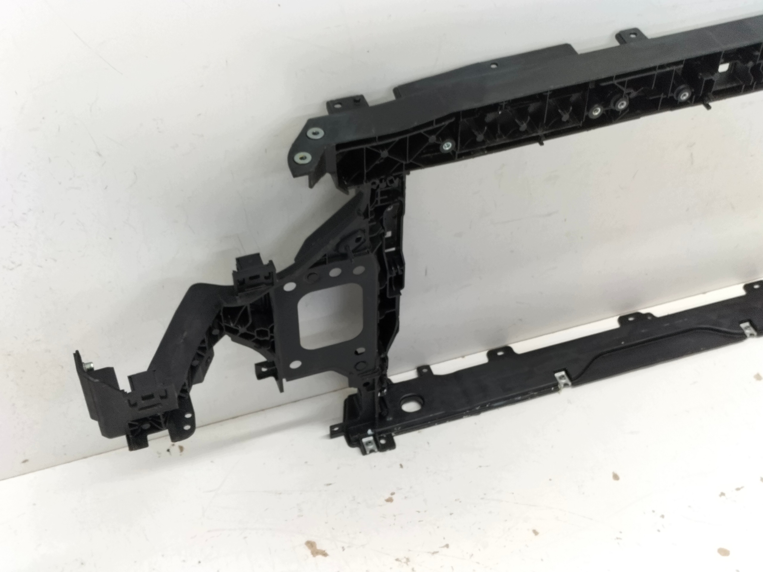 support panel for radiators pillar iron front KIA X-CEED 19- zakuty , patrz numer