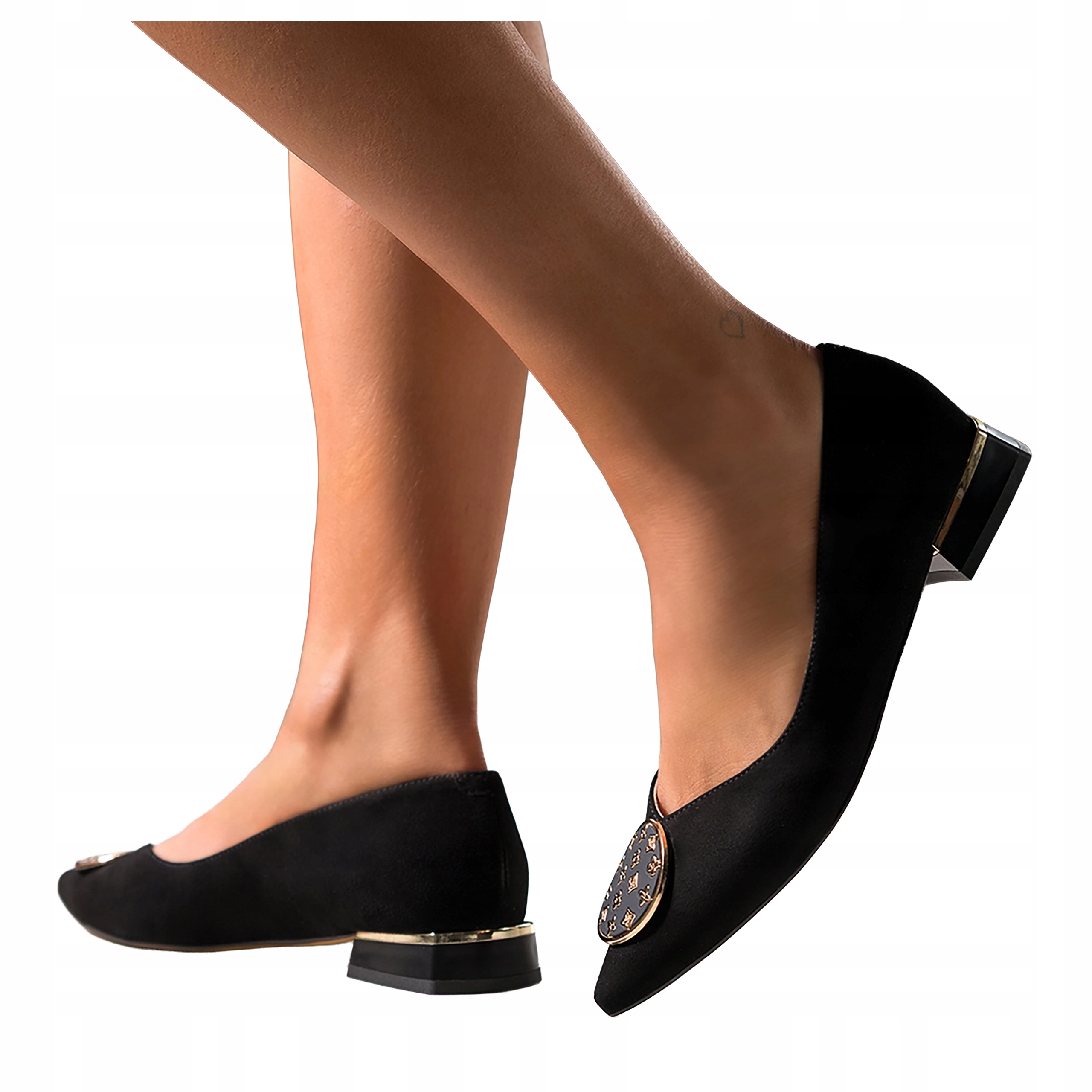 Černé dámské módní Baleríny na podpatku Zlatá kožená ozdoba Polské vel. 37