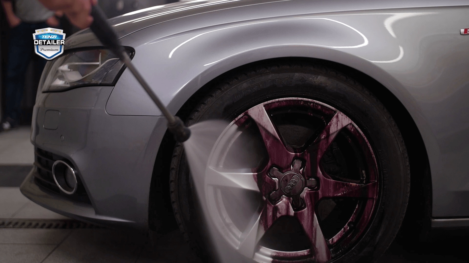 TENZI KRWAWA FELGA ZESTAW ŚRODEK PŁYN + SZCZOTKA DO MYCIA CZYSZCZENIA FELG Pojemność opakowania 600 ml