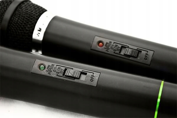 Zestaw do karaoke dla całej rodziny 2 bezprzewodowe mikrofony ze stacją Marka Iso Trade