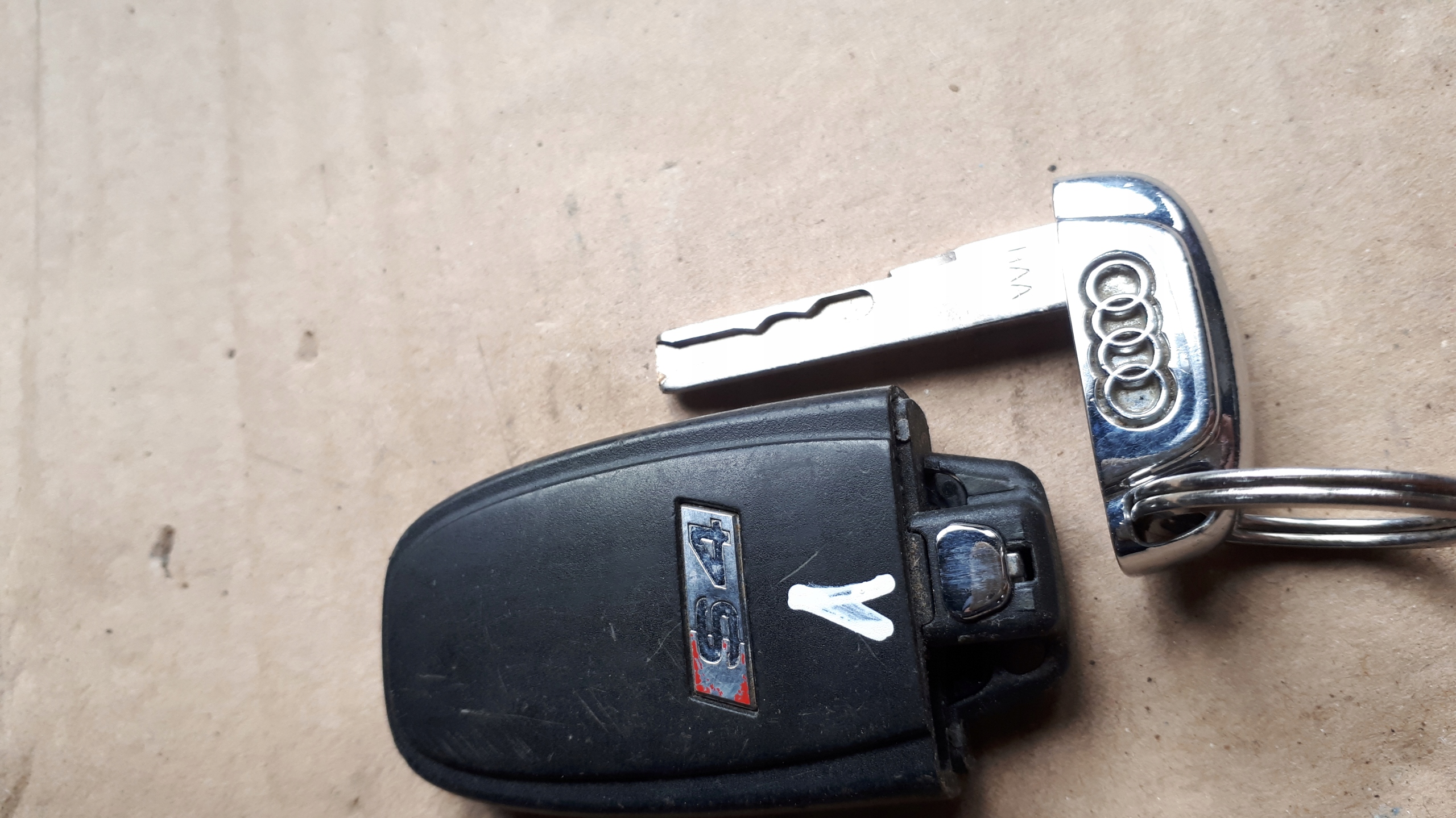 S4 B8 A4 Clé PILOT Boîte 8T0959754AG