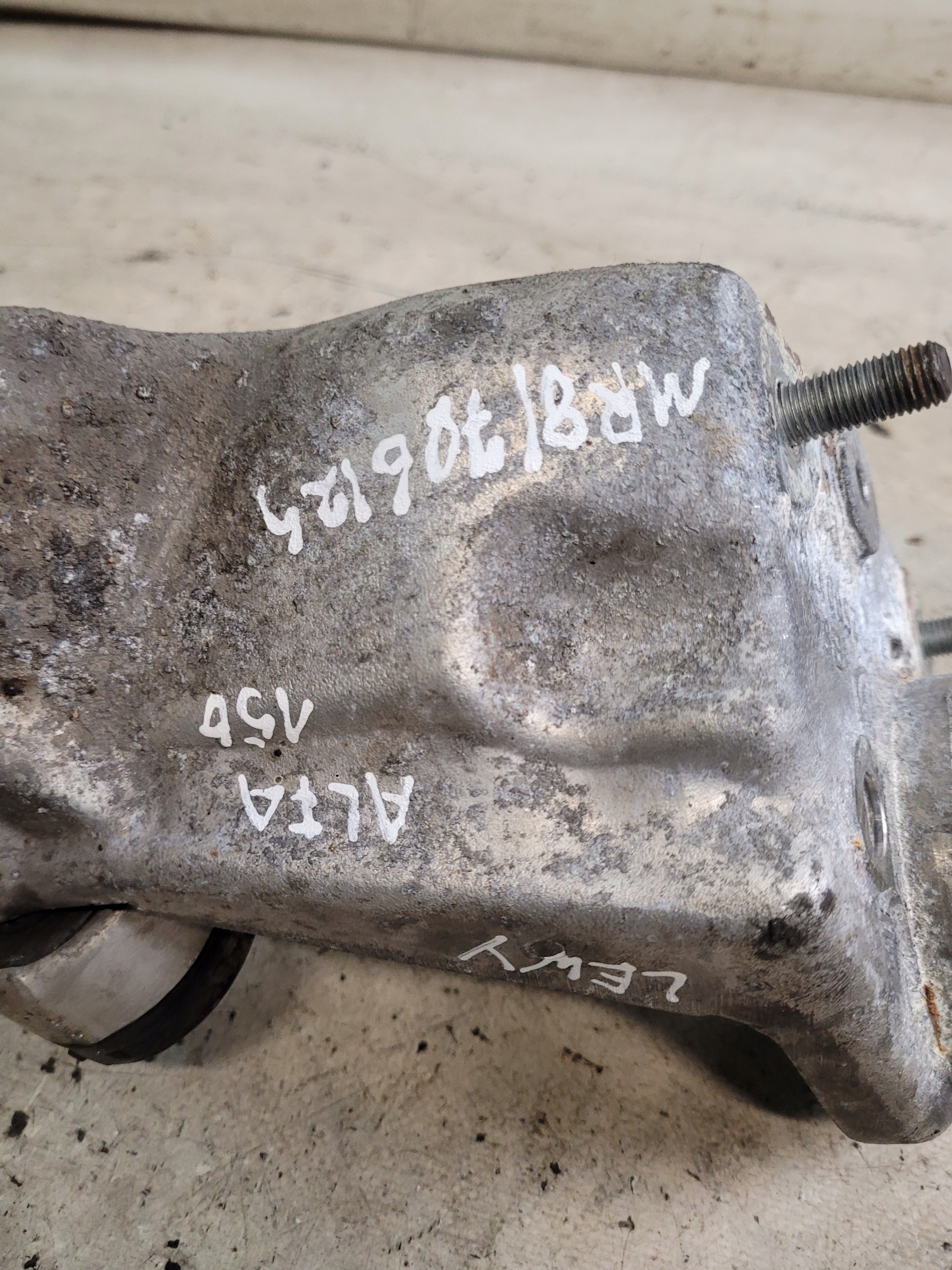 držač amortizera lijevog ALFA ROMEO 156