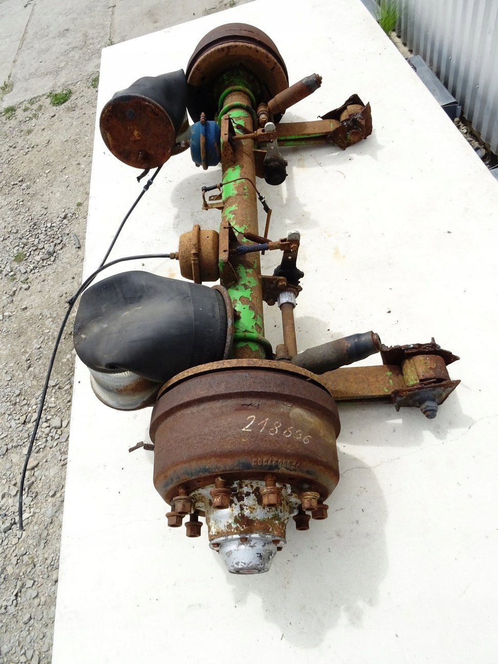 OŚ NACZEPA SAF Producent części OEM