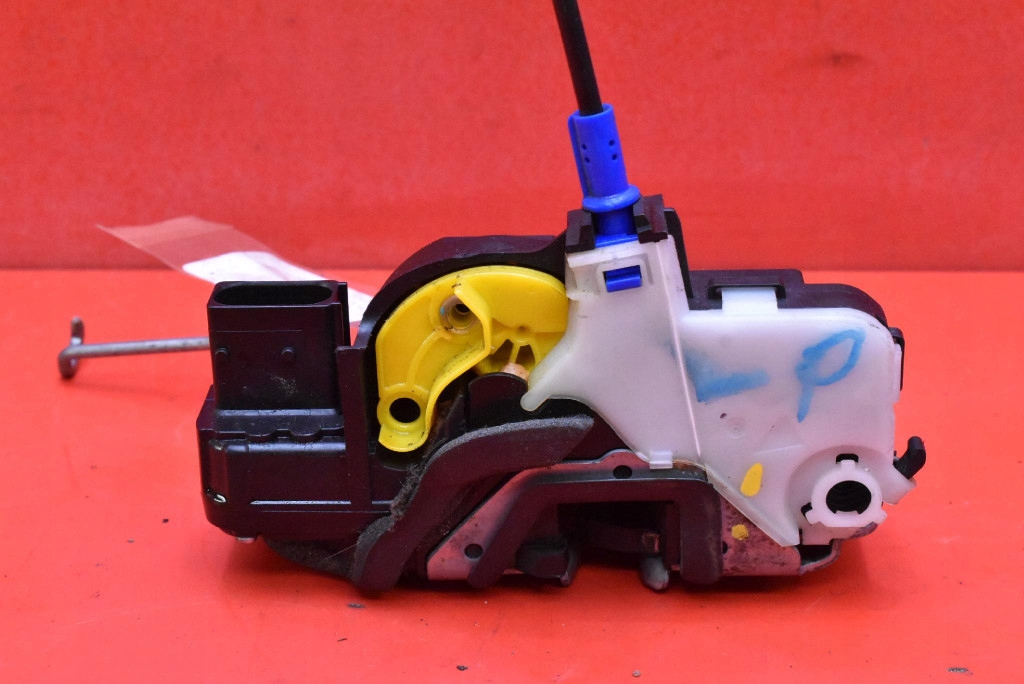 lock door left front front EU OPEL ASTRA 4 IV J KOMBI 09-12