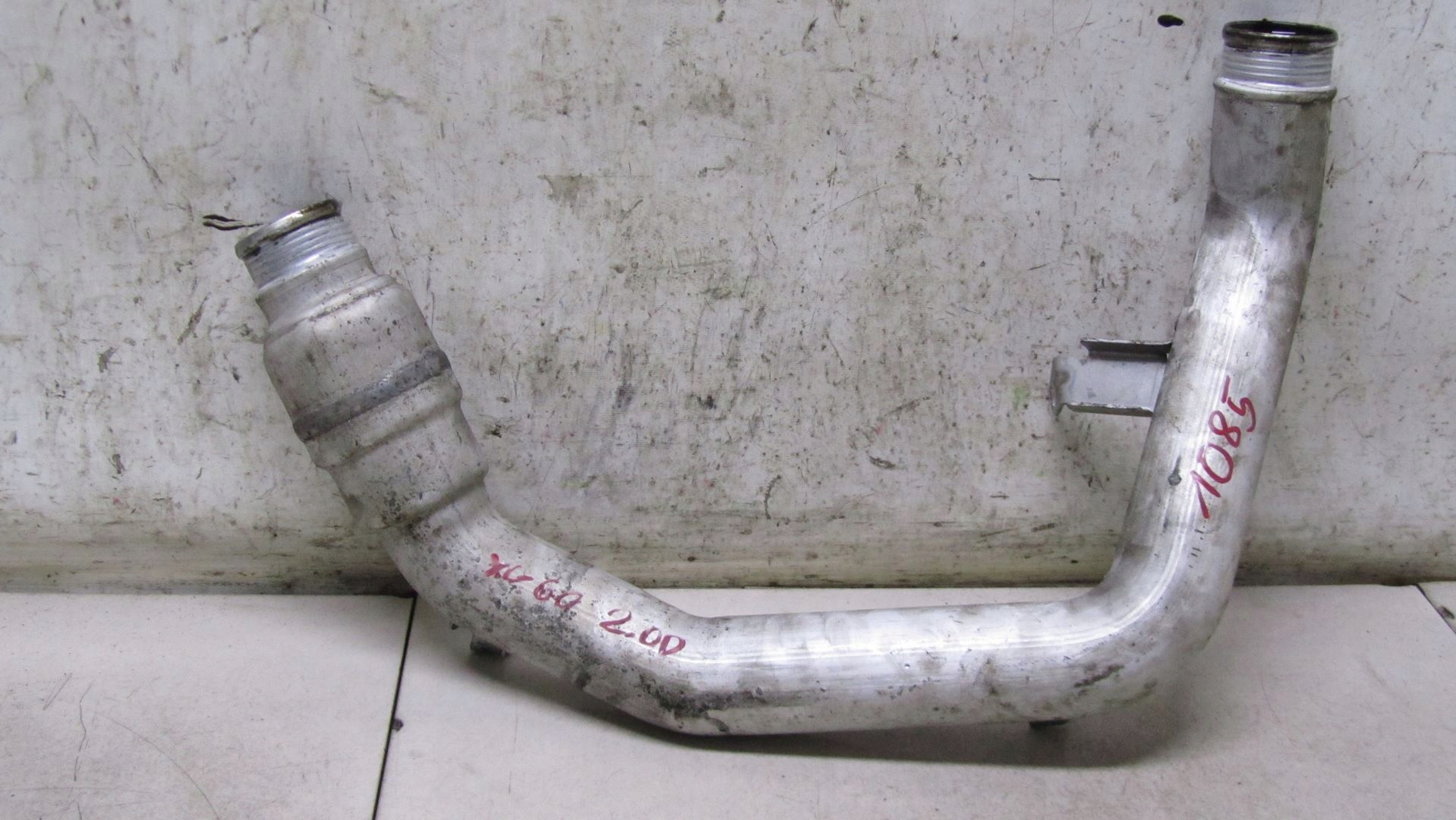 006/1085 - VOLVO XC60 2.0 ТРУБА ИНТЕРКУЛЕРА 31355171 13-