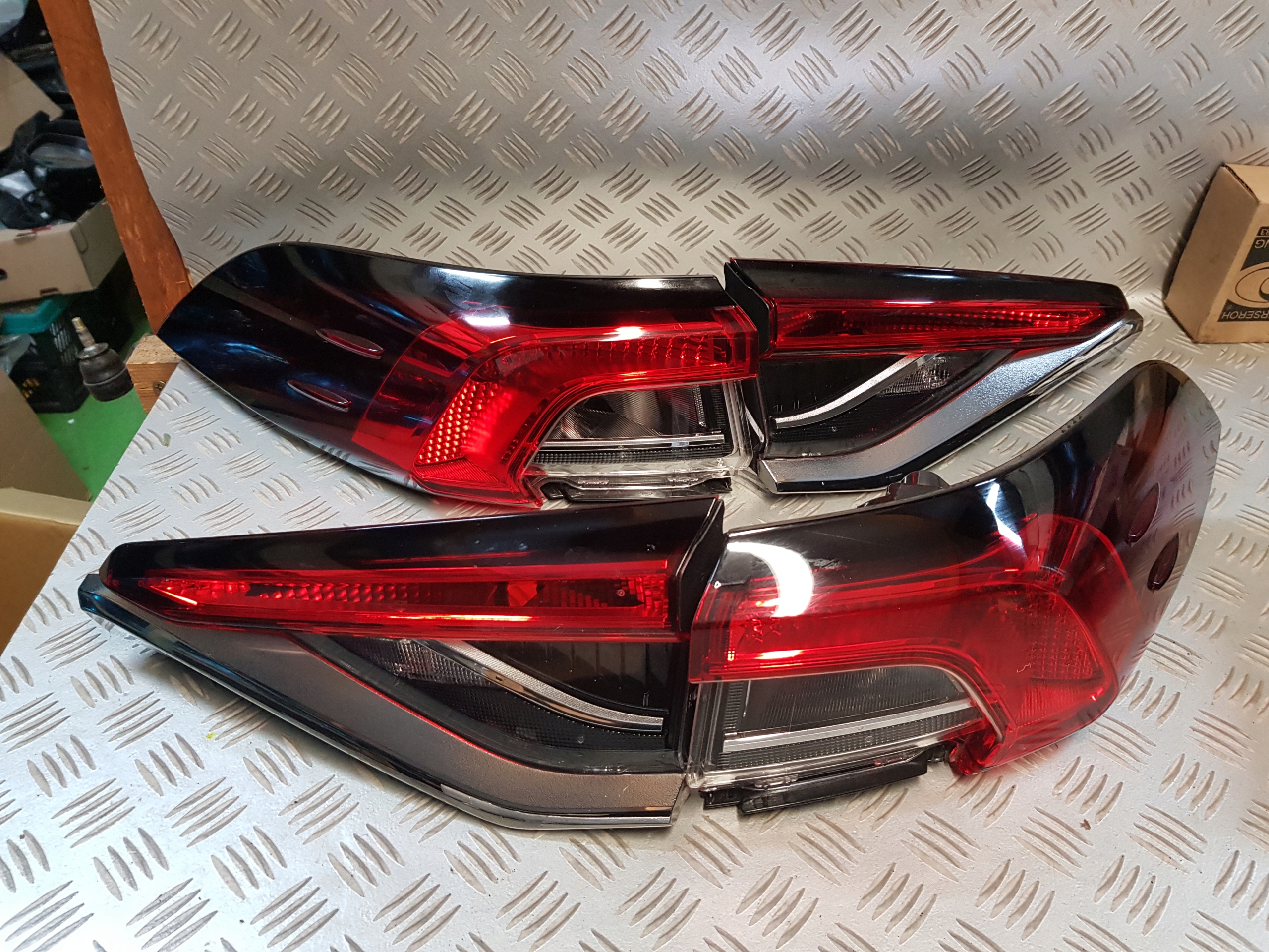 Toyota Corolla E210 Rückleuchte 8158002C318 Rearlamp - Thumbnail 1