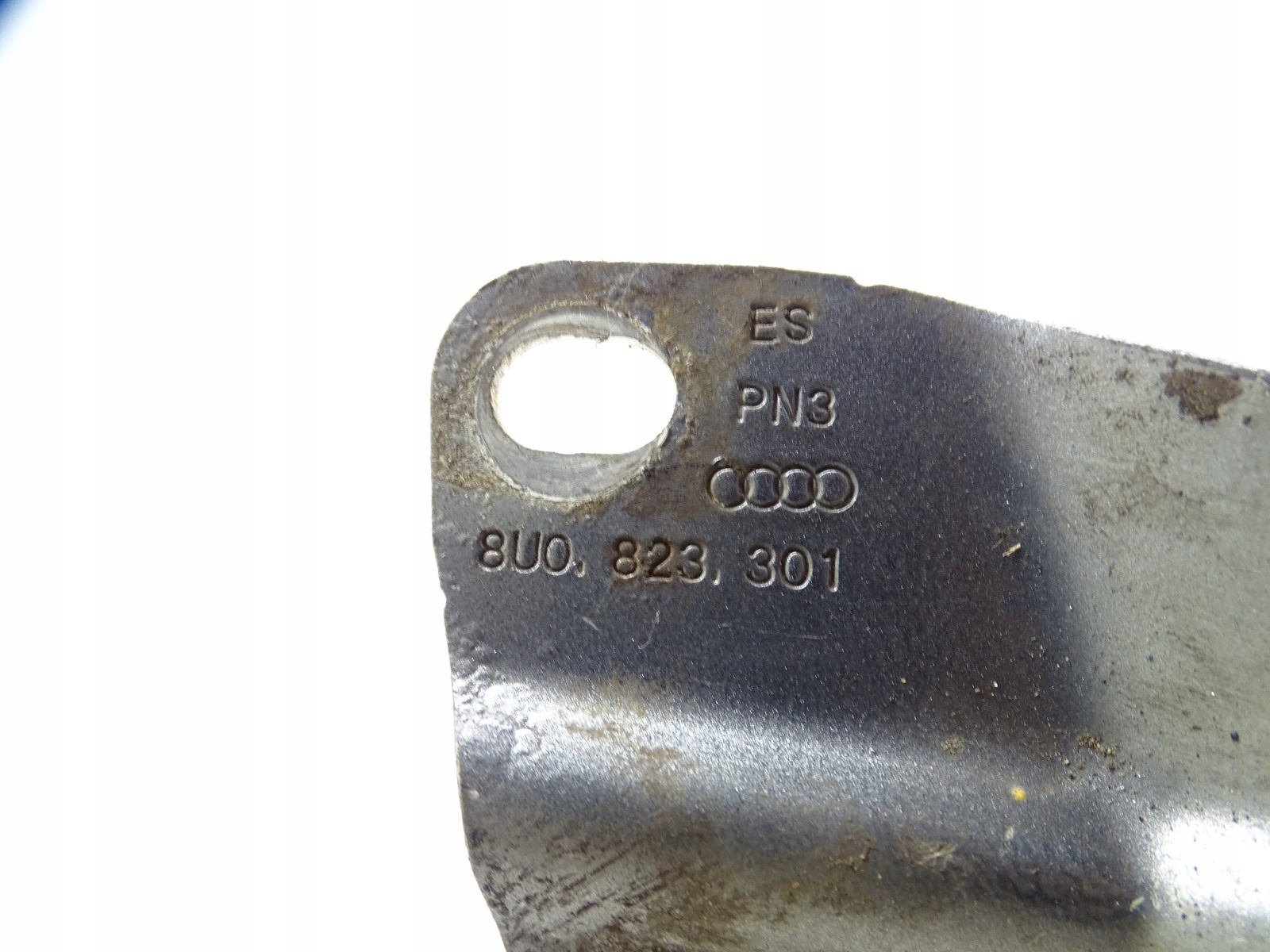 hinge POKRYWY PRZEDNIEJ bonnets AUDI Q3 8U0823301
