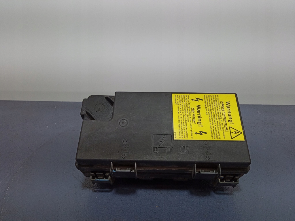 GRAND CHEROKEE WK2 SKRZYNKA BEZPIECZNIKÓW