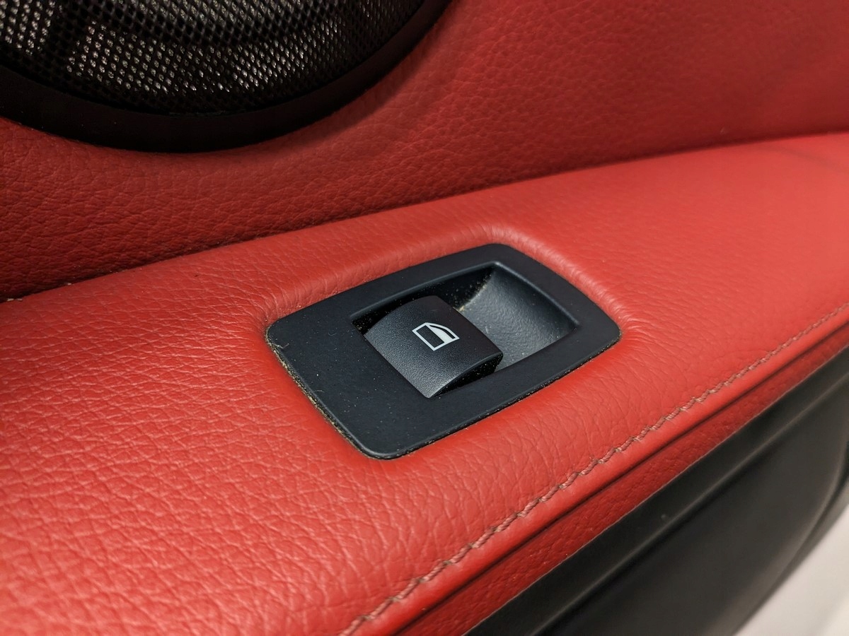 дверные карты левый передний BMW E92 E93 кожа англия 05-09r