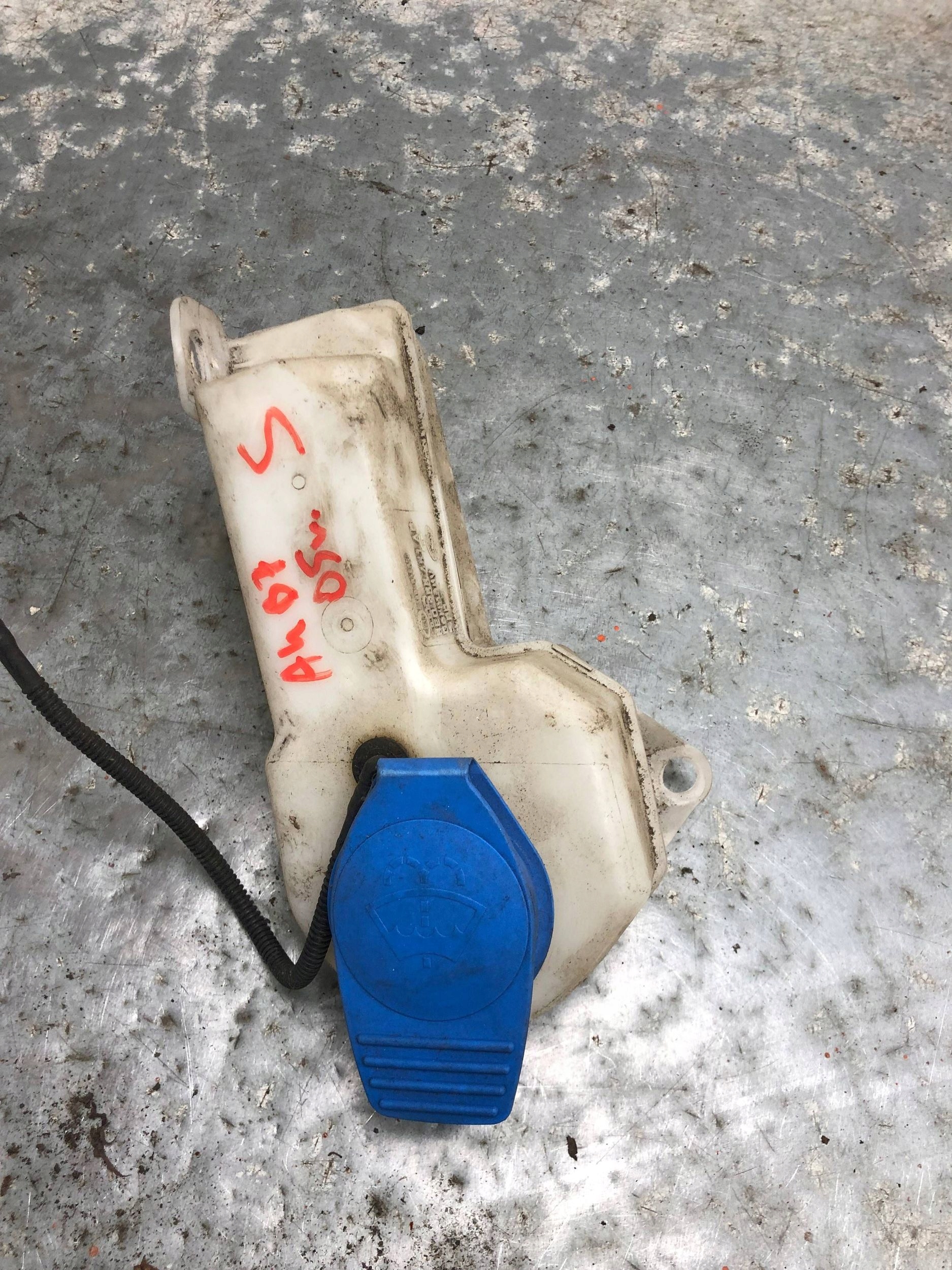 washer fluid tank AUDI A4 B7 8E0955451AP