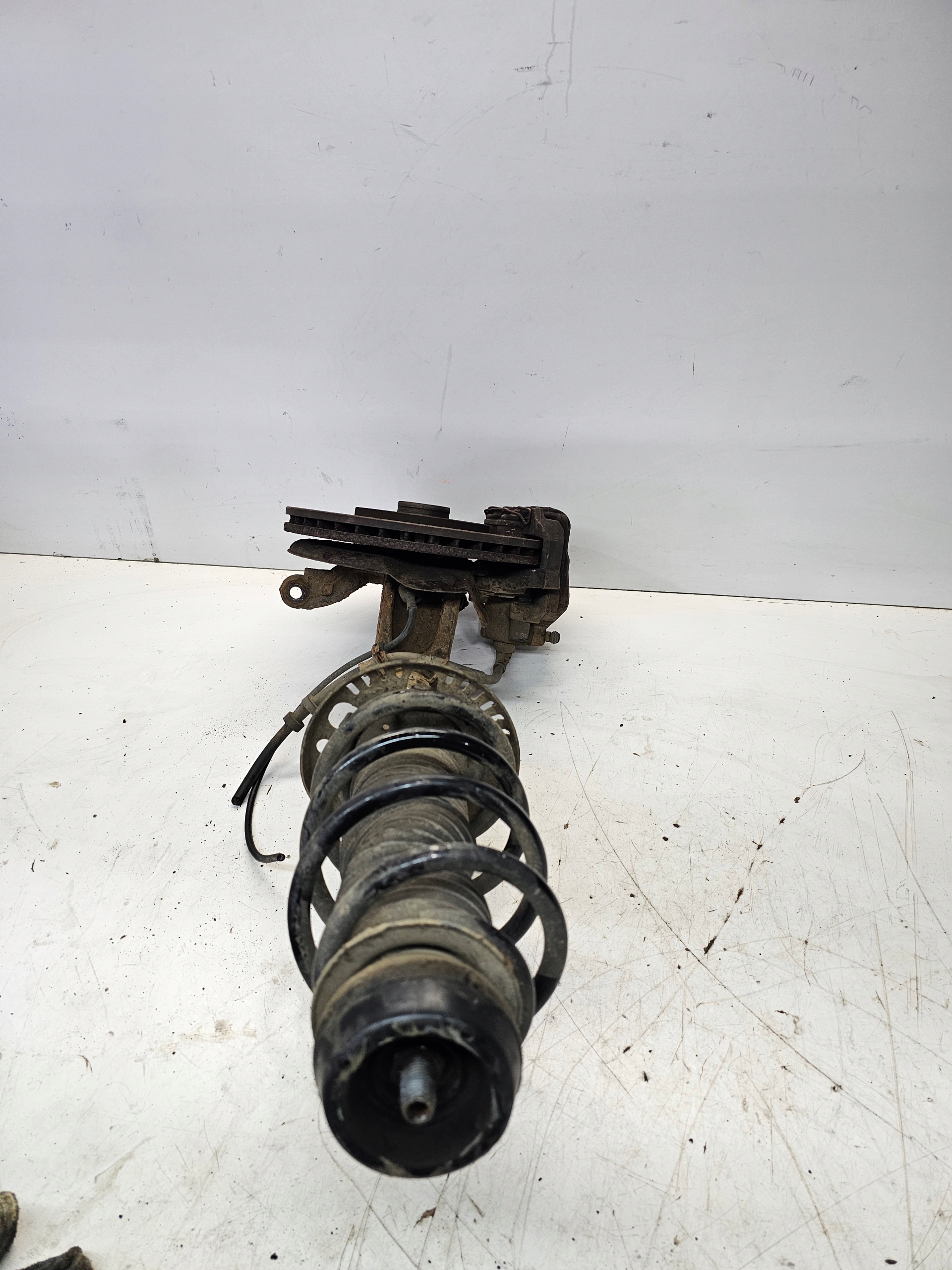 swing left AUDI A1 8X VW SKODA KOMPELT 6R0413031AR