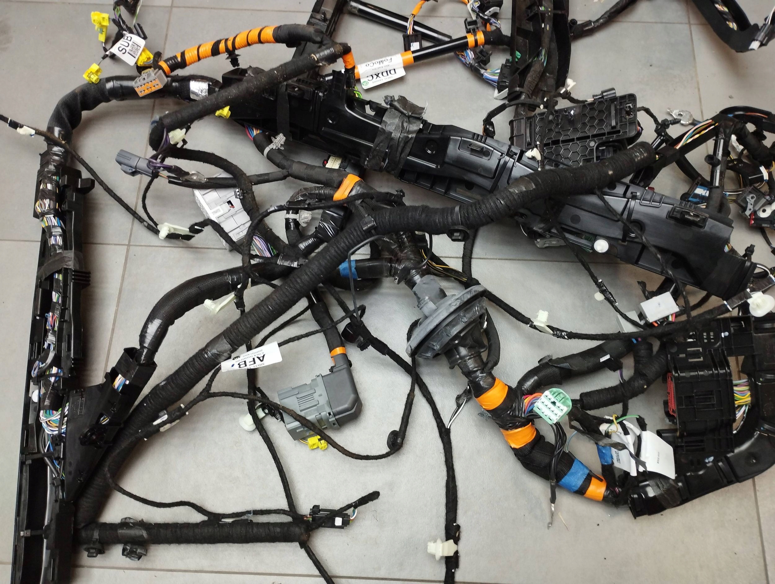 Volkswagen Amarok II 2023 bundle wiring cabs MB3T14A411AFB