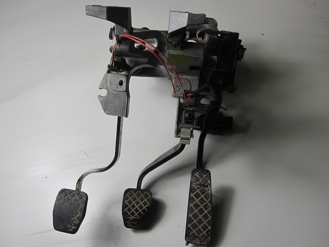 POTENCJOMETR GAZU AUDI 80 B4