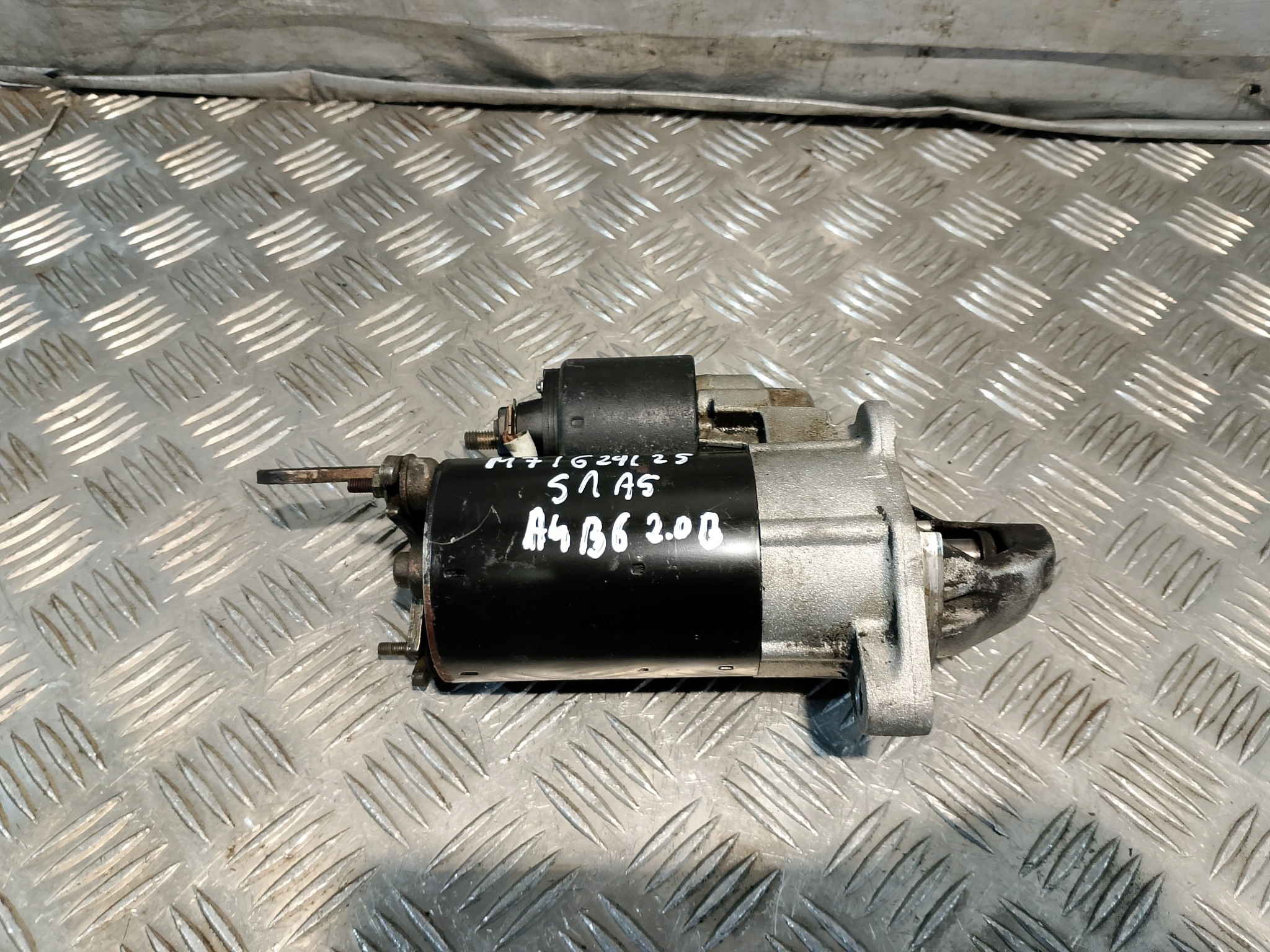 startér MOTORU AUDI A4 B6 2.0 B 06B 911 023
