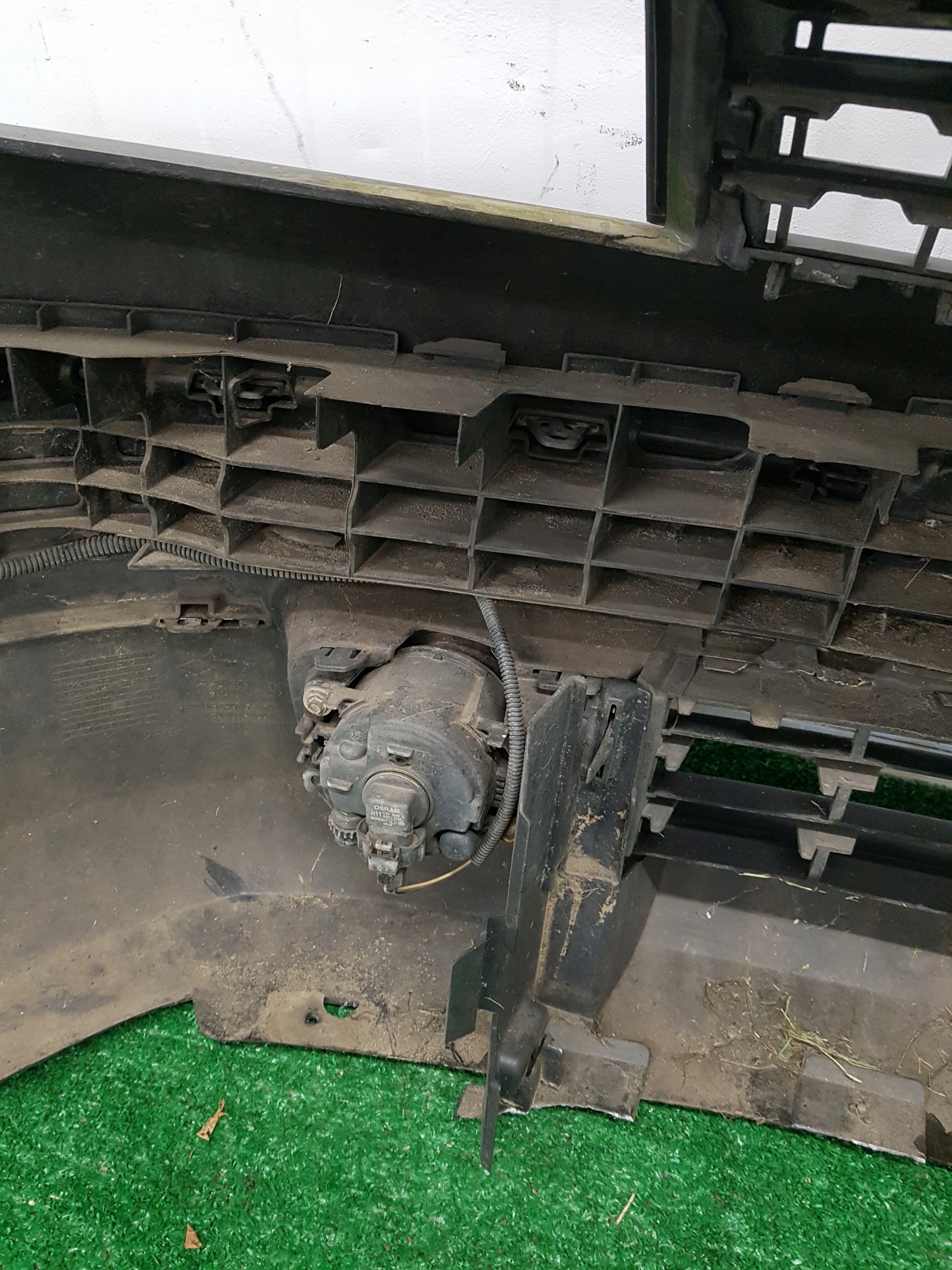 bumper front front RENAULT MEGANE 2 8200142000