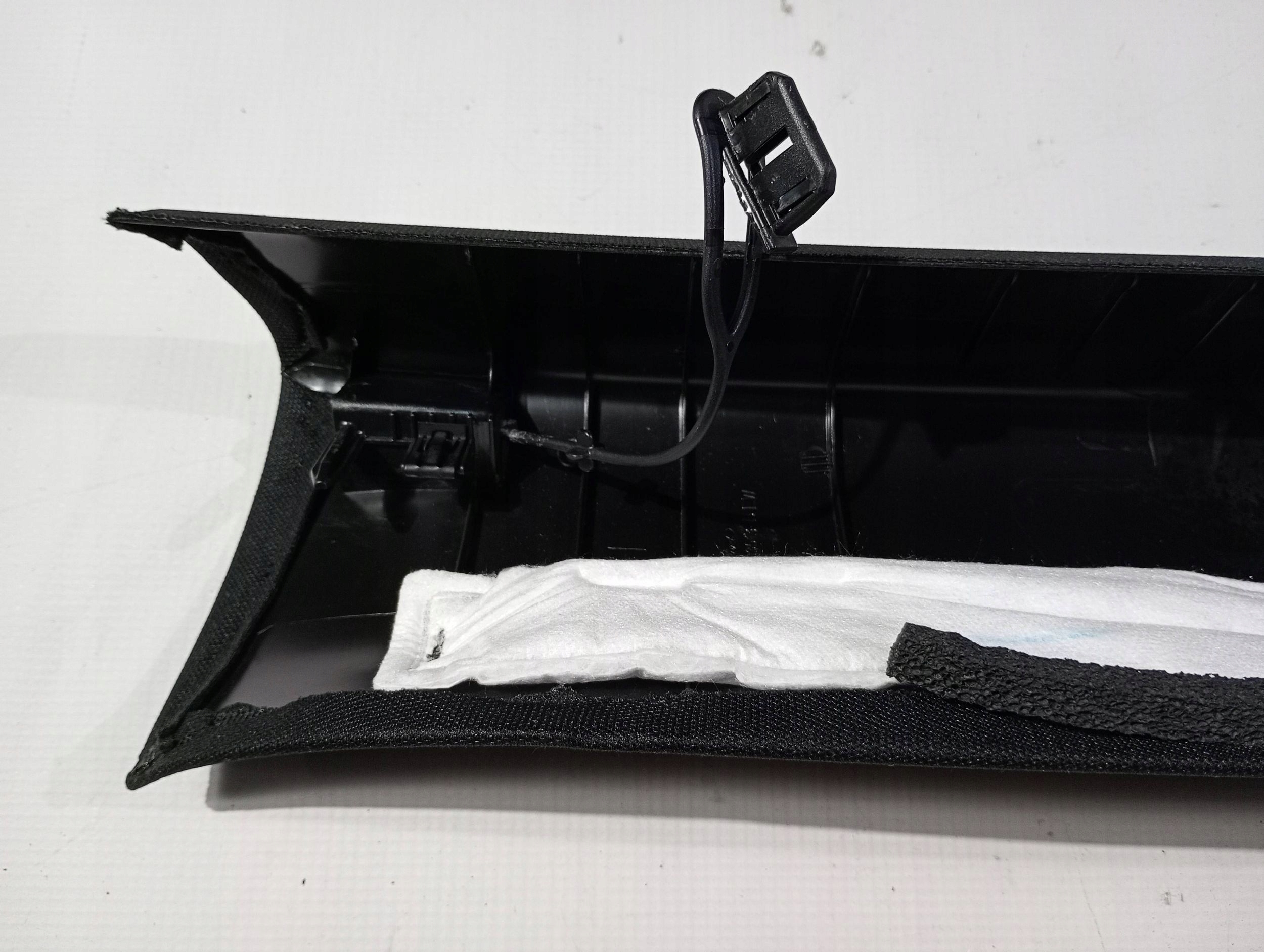 side slupka A cover left side Ford Explorer VI 3.0 ST 2020