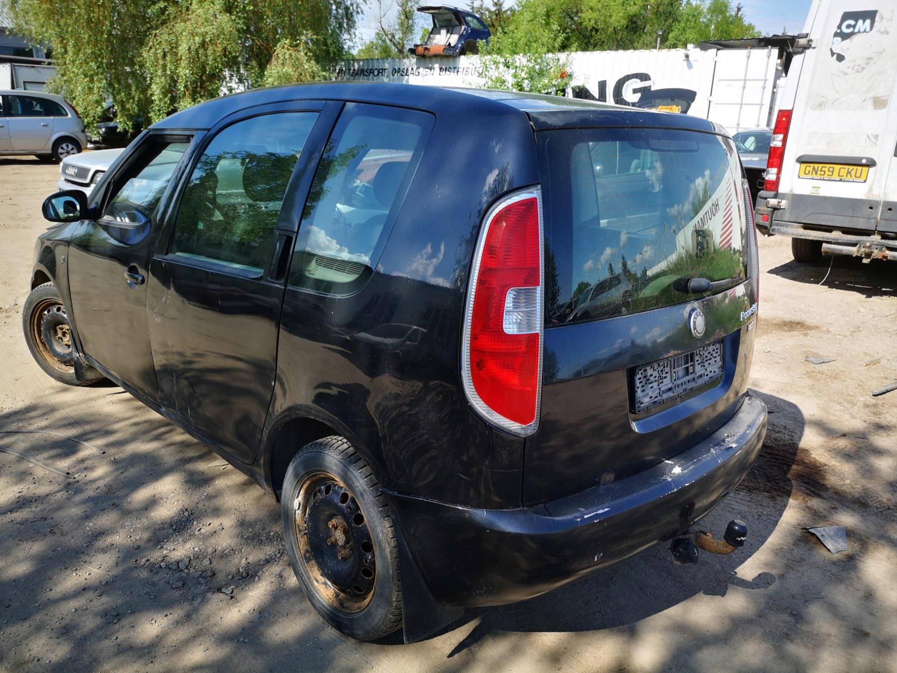 SKODA ROOMSTER шланг воды 2009 1.9л