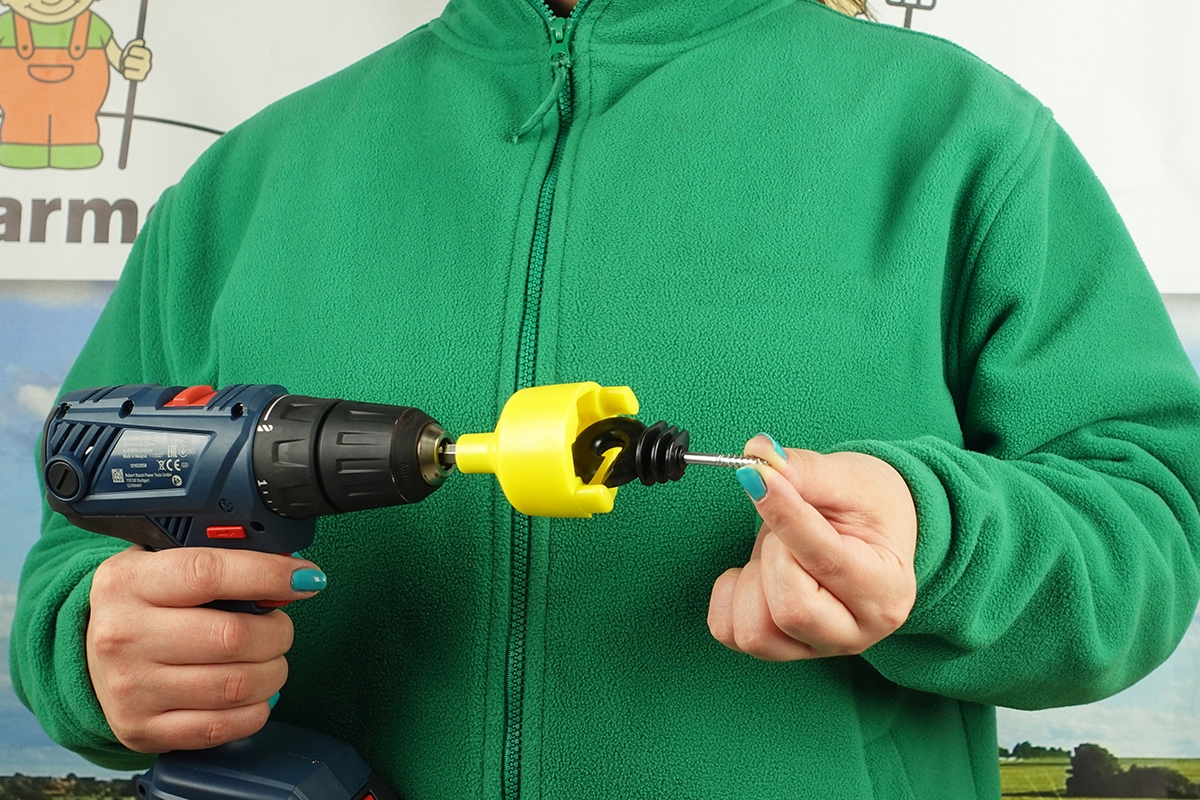 UCHWYT DO WKRĘCANIA IZOLATORÓW DO SŁUPKÓW PASTUCHA IZOLATOR PASTUCH Kod producenta 107-060-011