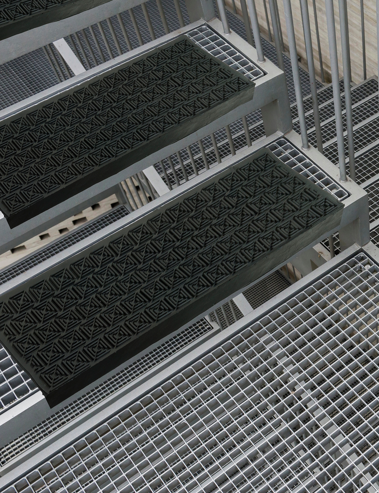 WYCIERACZKA NA SCHODY NAKŁADKA GUMOWA 5szt ANTYPOŚLIZGOWA NA ZEWNĄTRZ TREPY Materiał guma