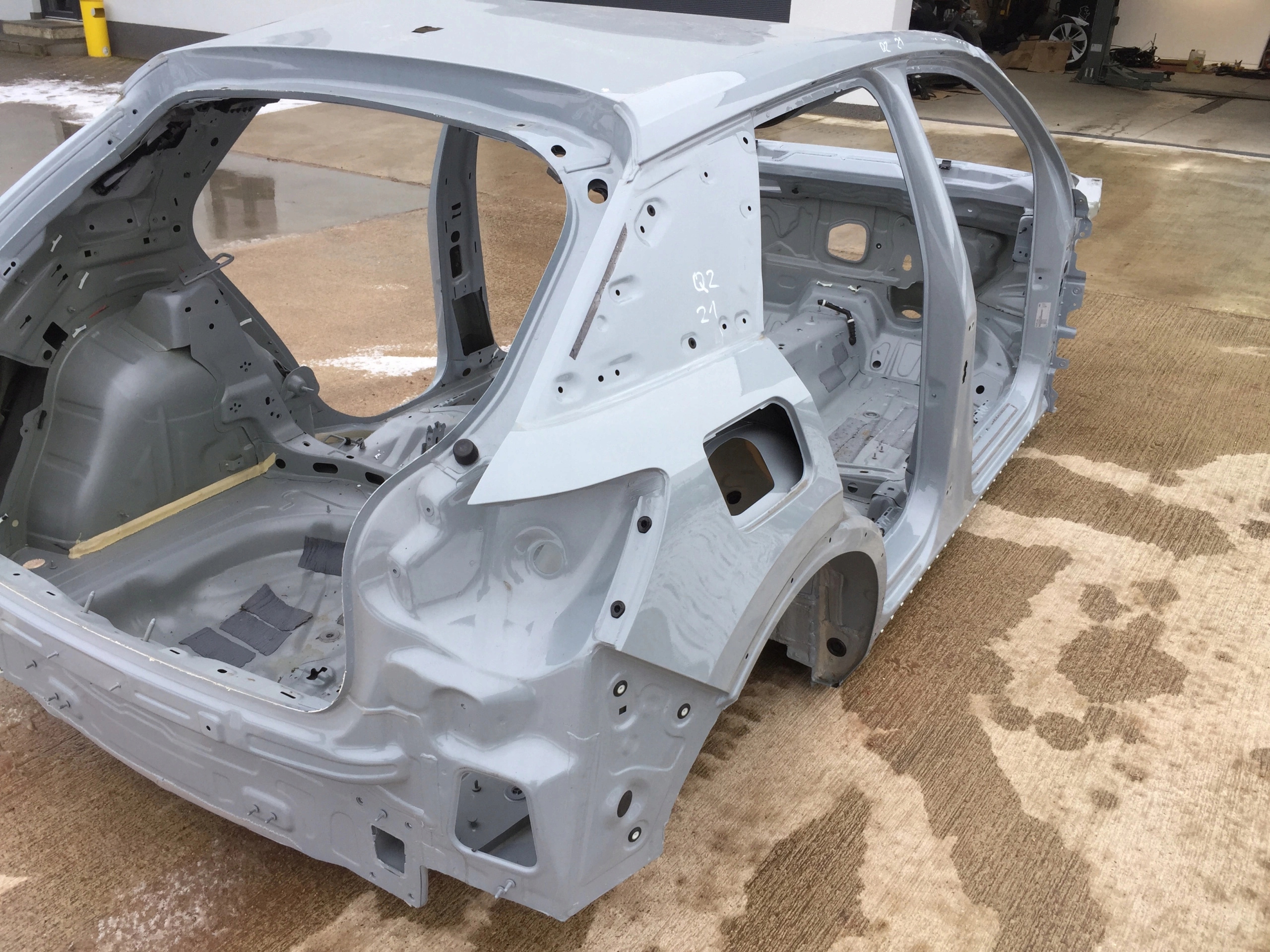 AUDI Q2 81A 2021 ĆWIARTKA PRAWY Z WANNĄ PASEM TYŁ Typ samochodu Samochody osobowe
