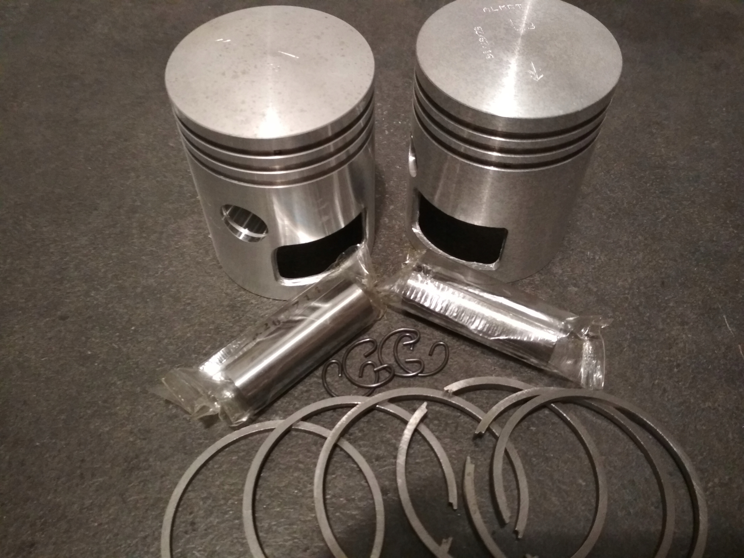 Tłoki C Z 350 4 szlif