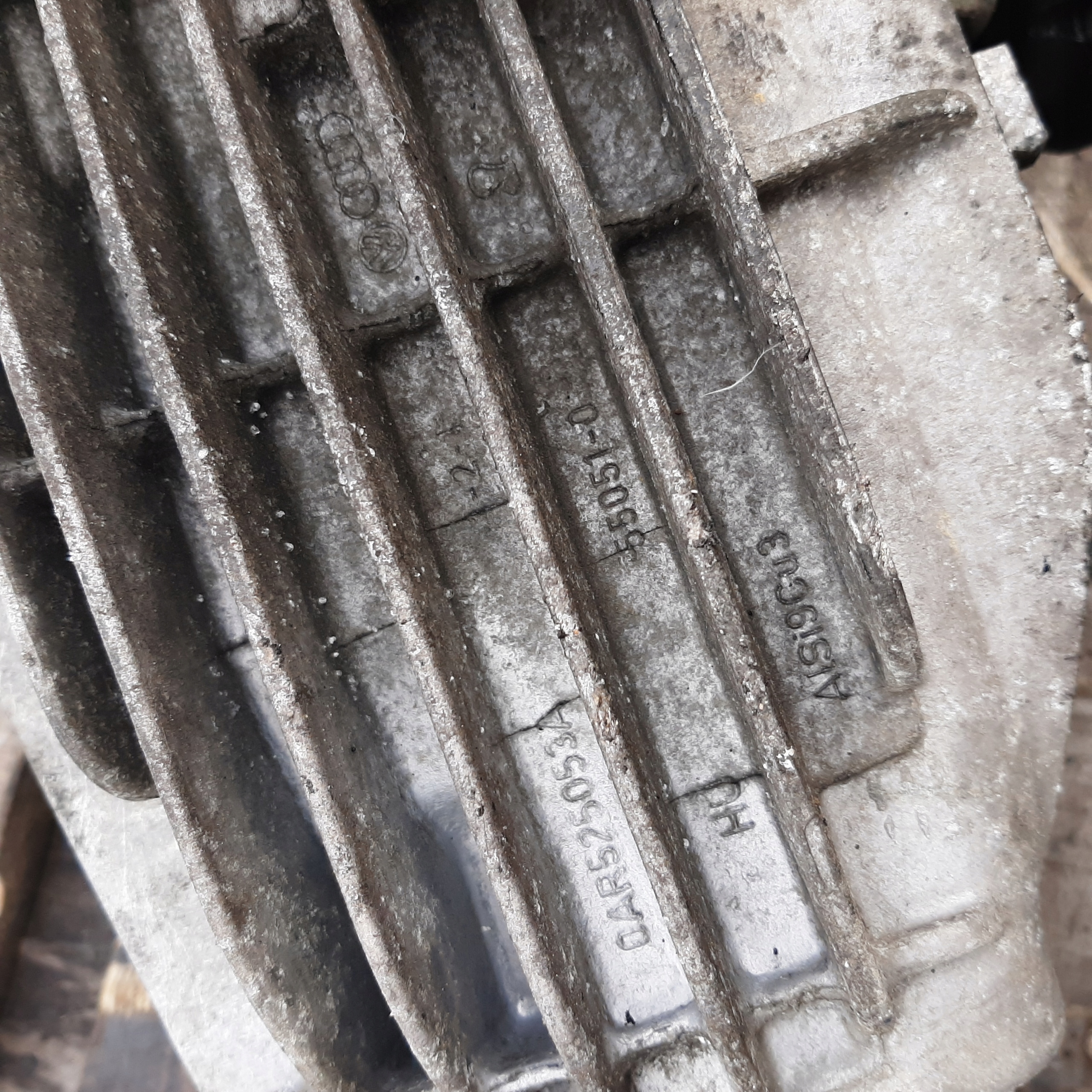 diff differential rear audi a5 a4 q5 KRT 0AR525053A