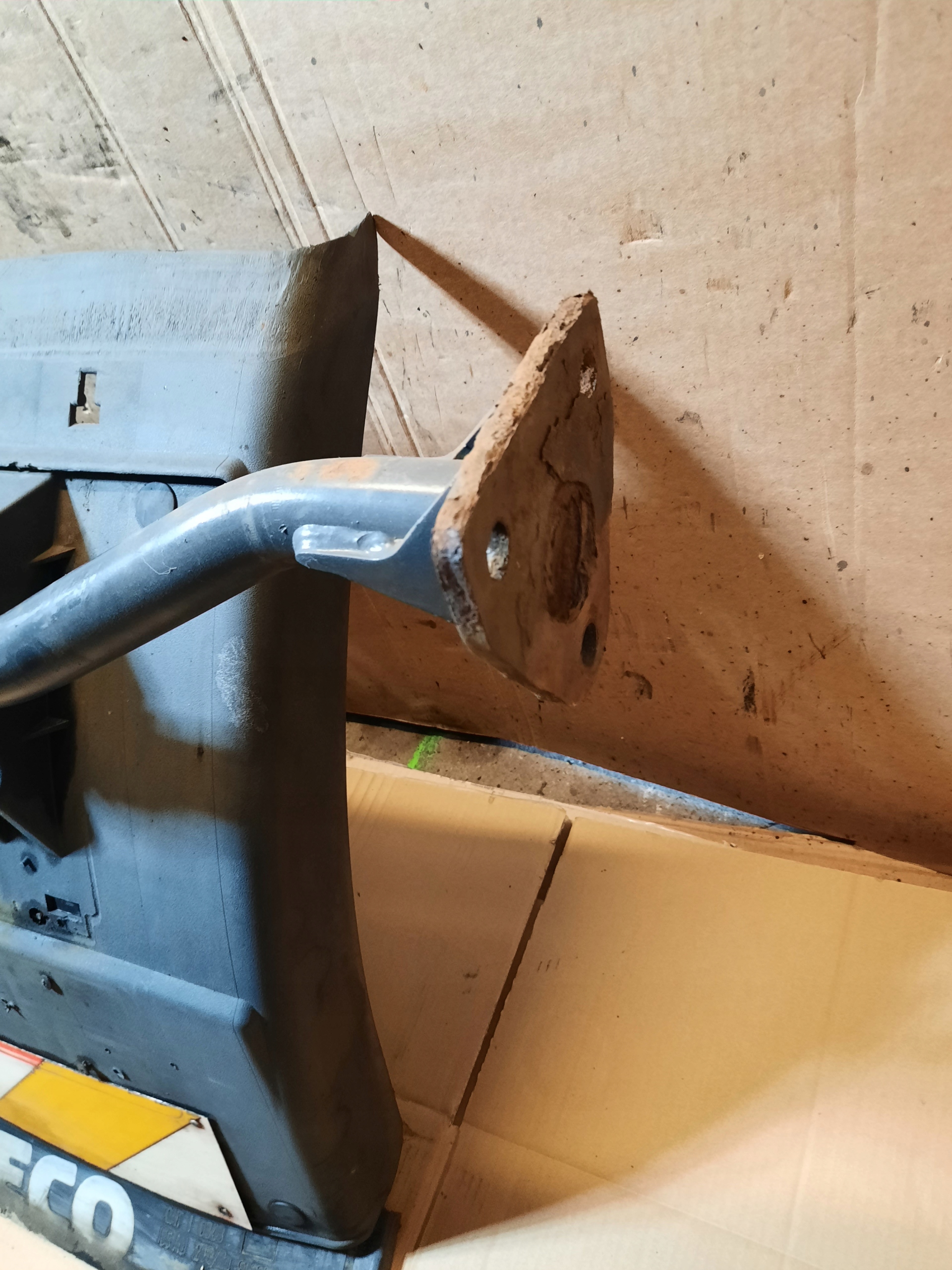 Iveco OE 41299389 fender complete mudguard