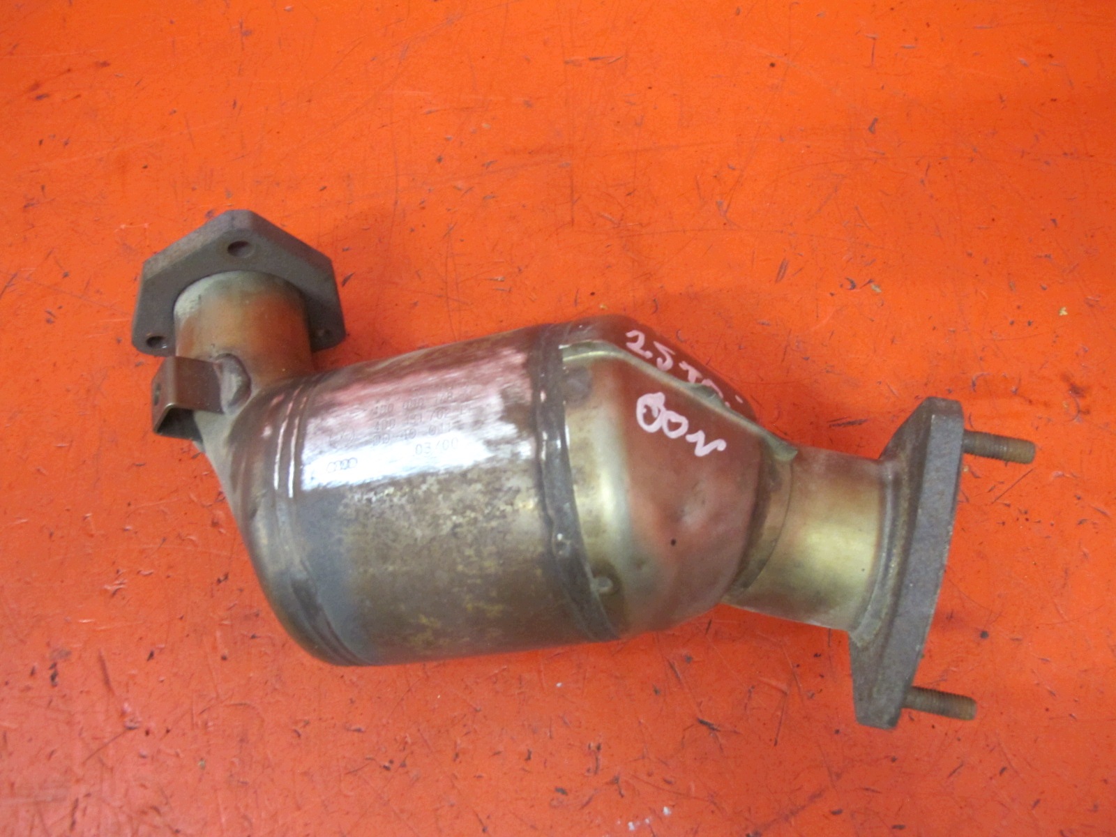 AUDI A6 C5 4B 4B2 2.5 TDI AKE catalyst 4D0000178AC 4D0131702FL