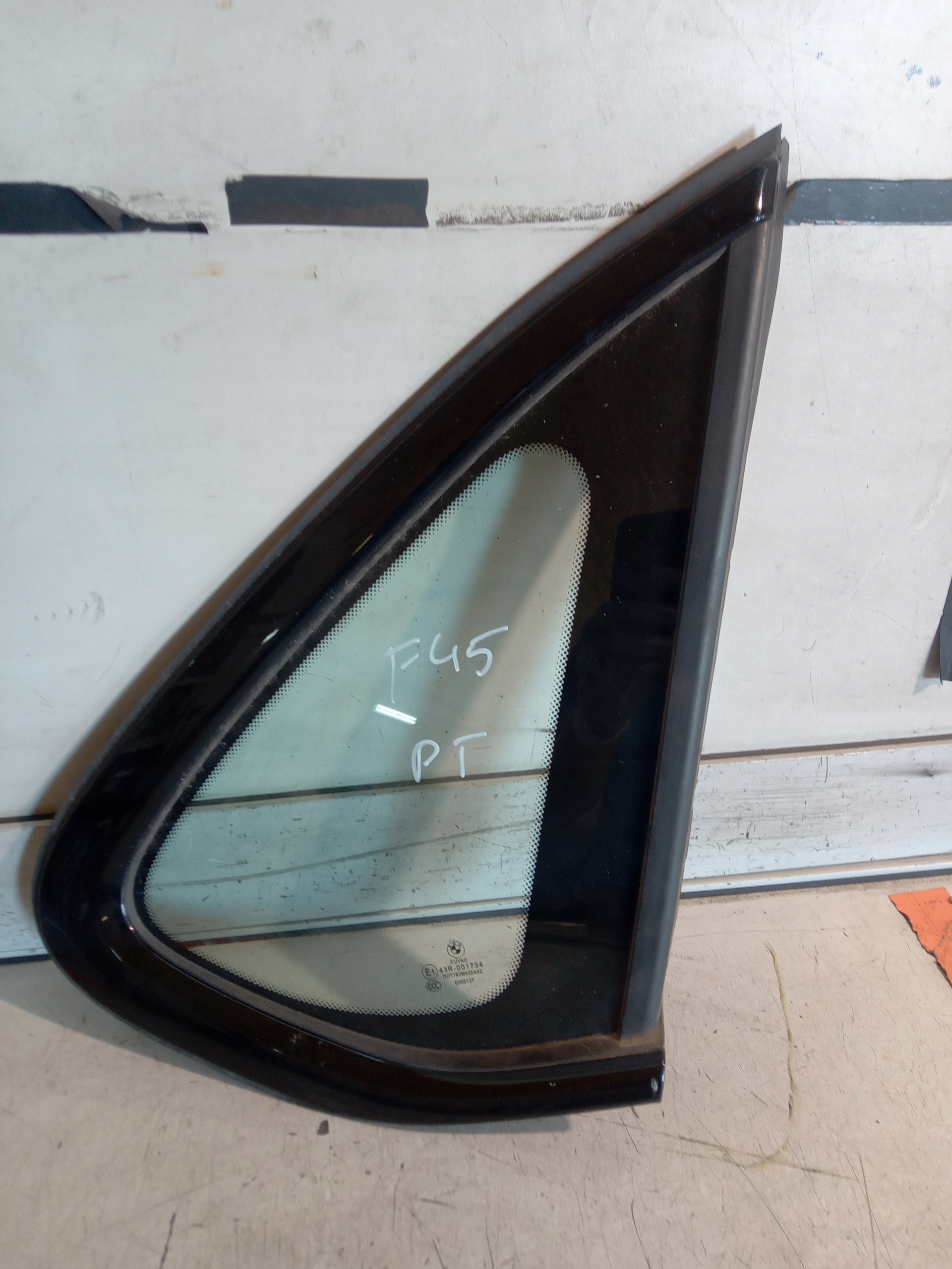 BMW 2 F45 заднє праве кузовне скло