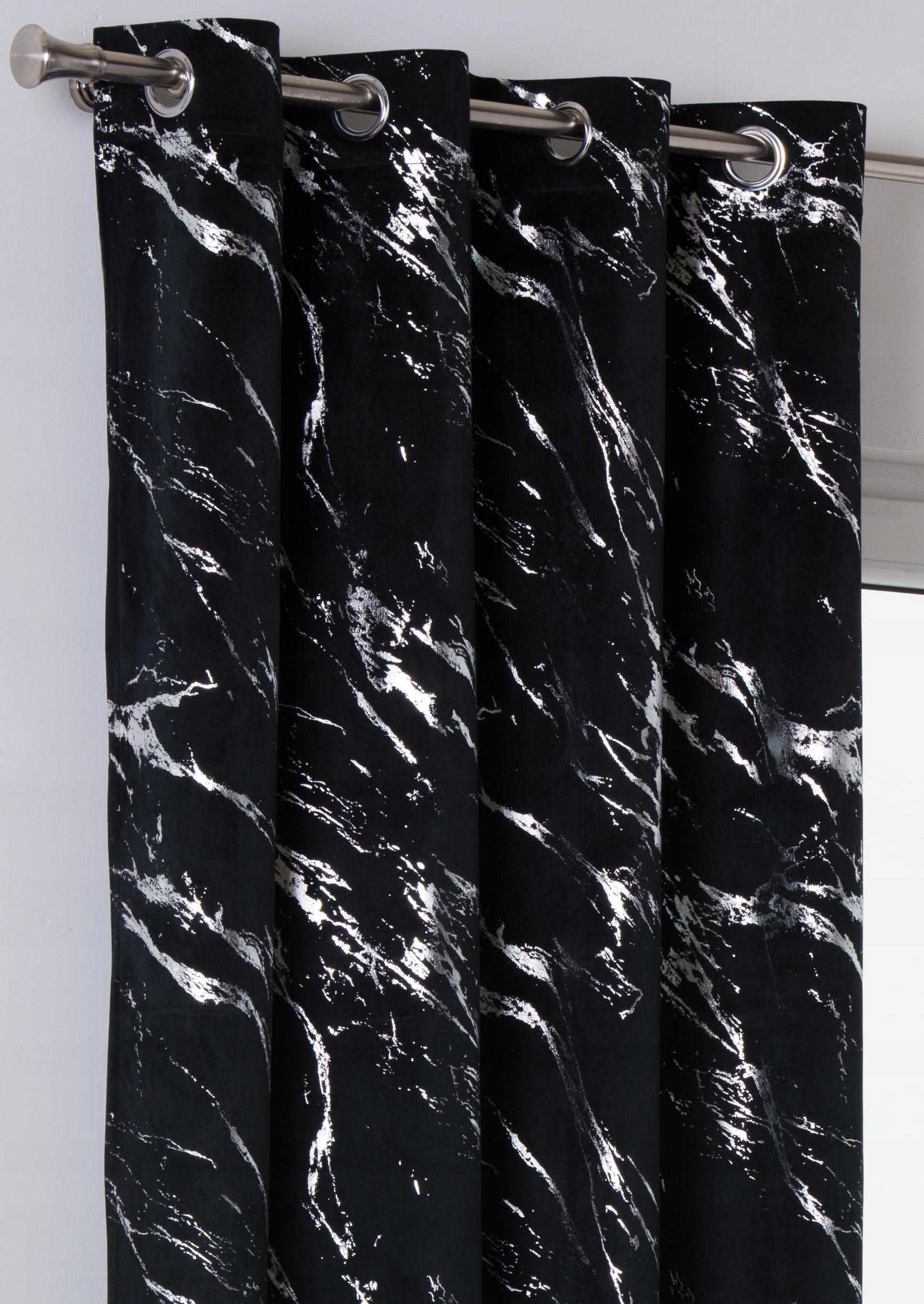

Zasłona glamour Storm czarno-srebrna 140x260