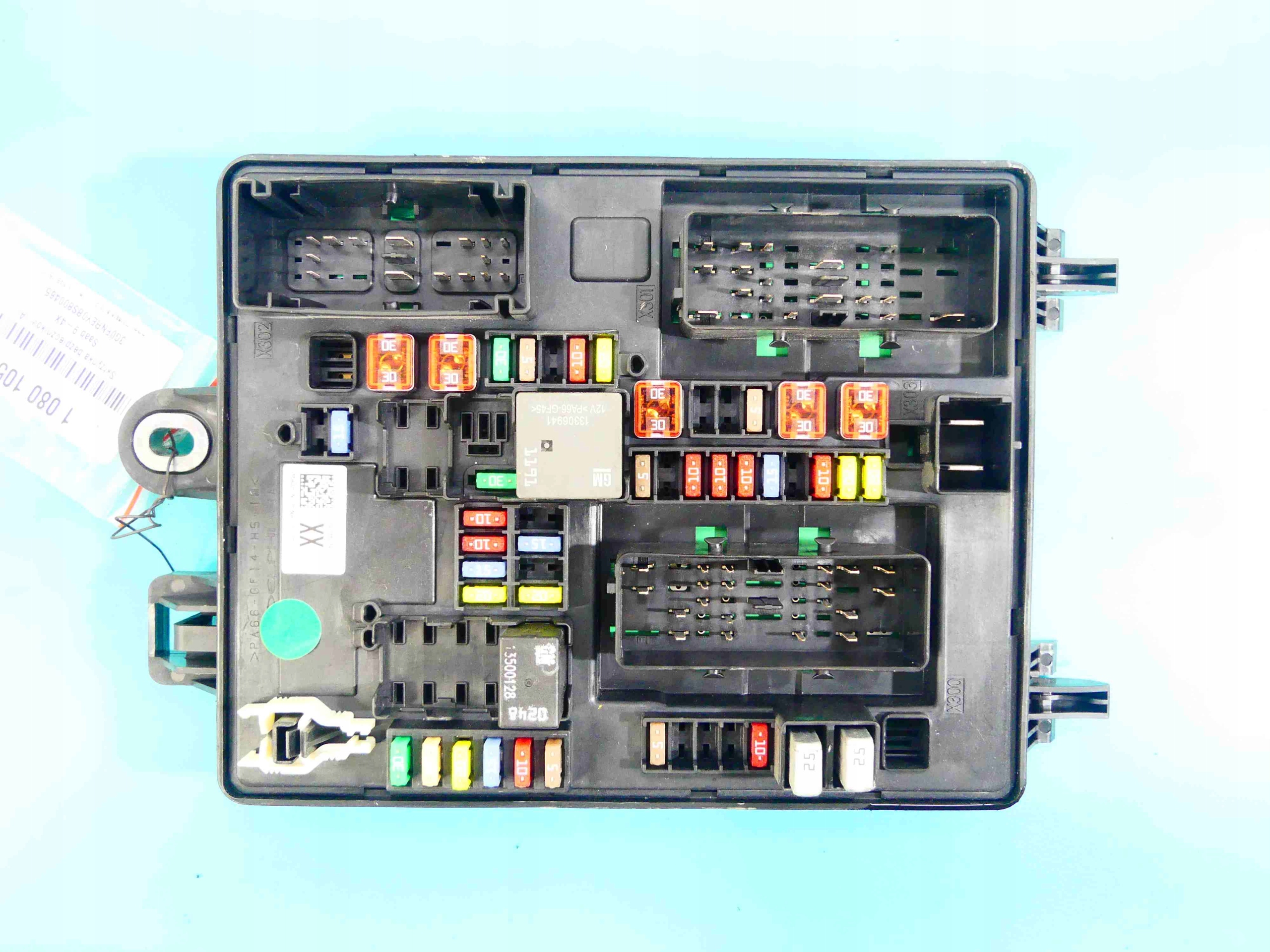 SKRZYNKA BEZPIECZNIKÓW SAAB 9-4X 94X CADILLAC SRX