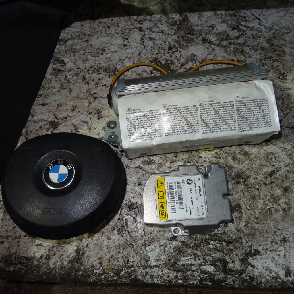 BMW X3 E83 dashboard cockpit airbag console