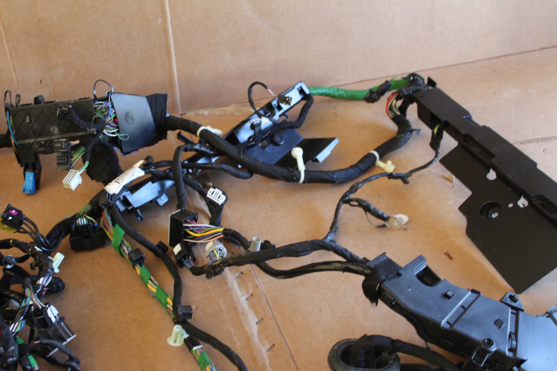 Wiazka INSTALACJA WNETRZA ELE KLAPE Ford Kuga Mk3 Car type Passenger cars