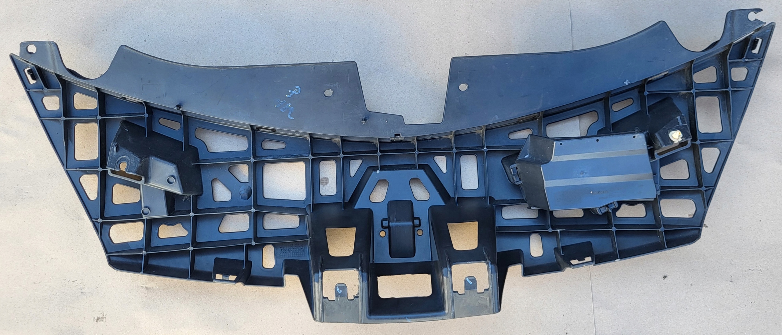 pillar upper of a bumper grille front support RENAULT CLIO 3 III LIFT OE