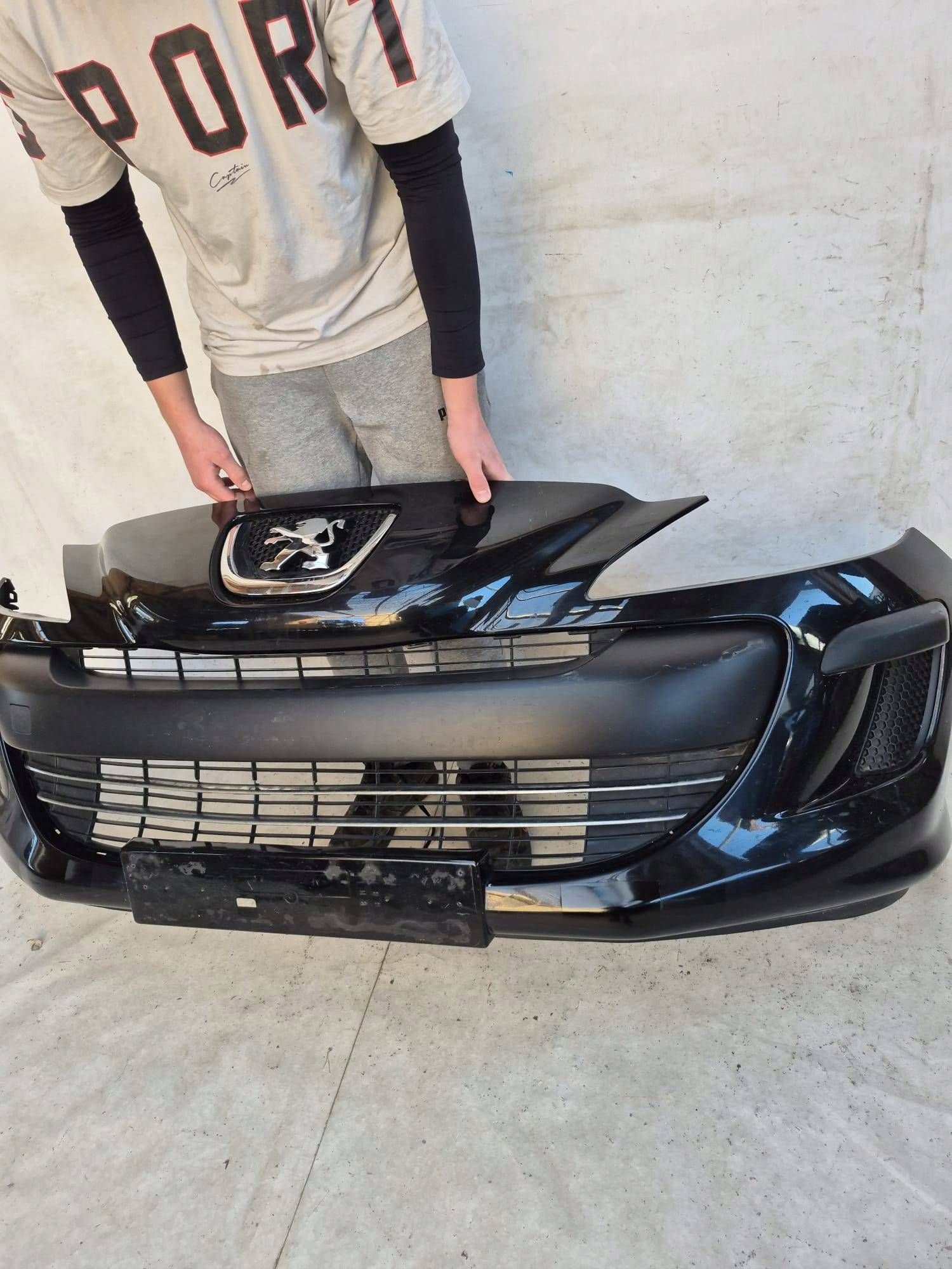 PEUGEOT 308 and T7 07- bumper front front 9680484677