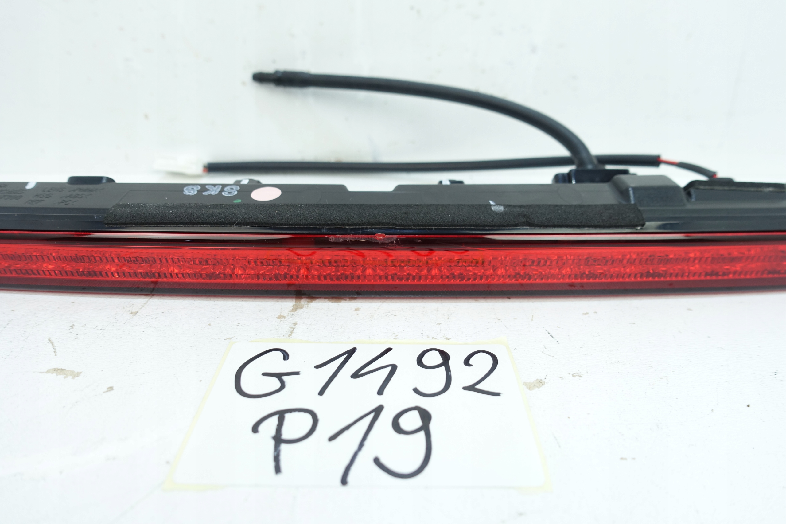KIA XCEED 2019- TRZECIE light STOP 92700-J7300